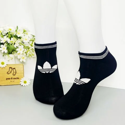 Vớ ngắn hoạ tiết Adidas đen