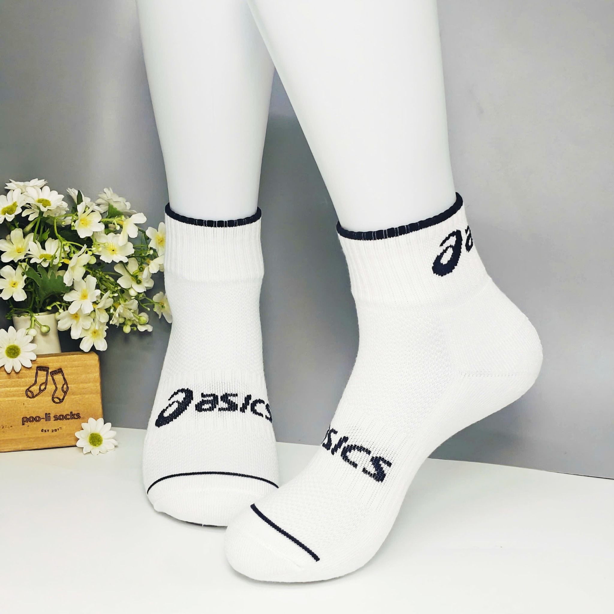 Vớ trung hoạ tiết chữ