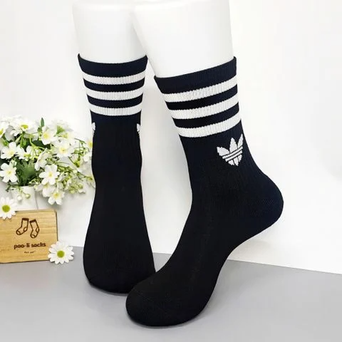 Vớ dài họa tiết Adidas Đen