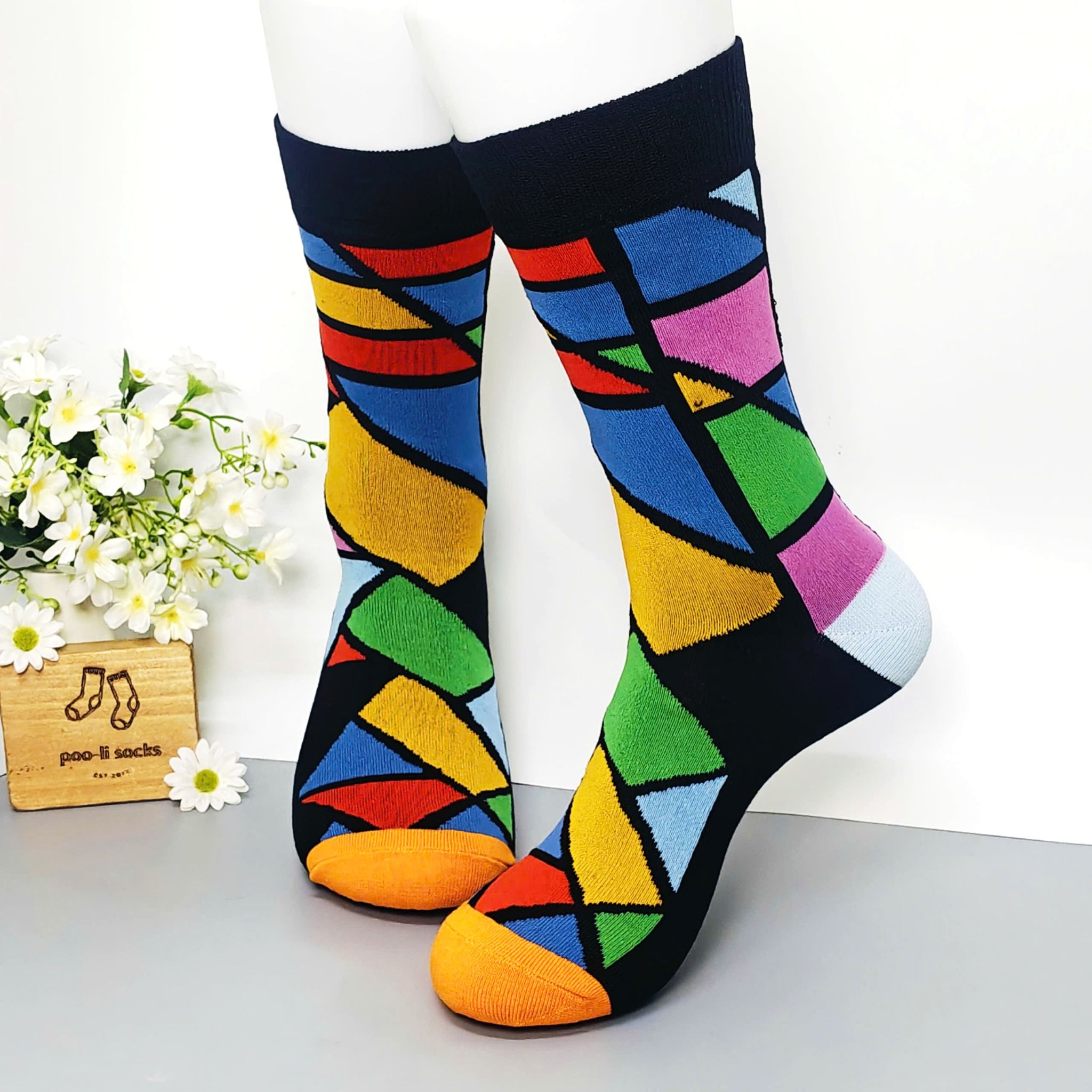 Vớ dài đen hoạ tiết khối màu