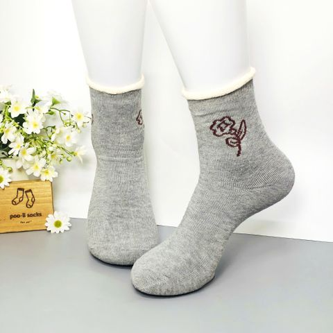 Vớ trung họa tiết hoa nhúng cổ xám nhạt