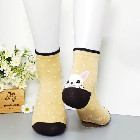 Vớ trung họa tiết cún vàng gót nâu