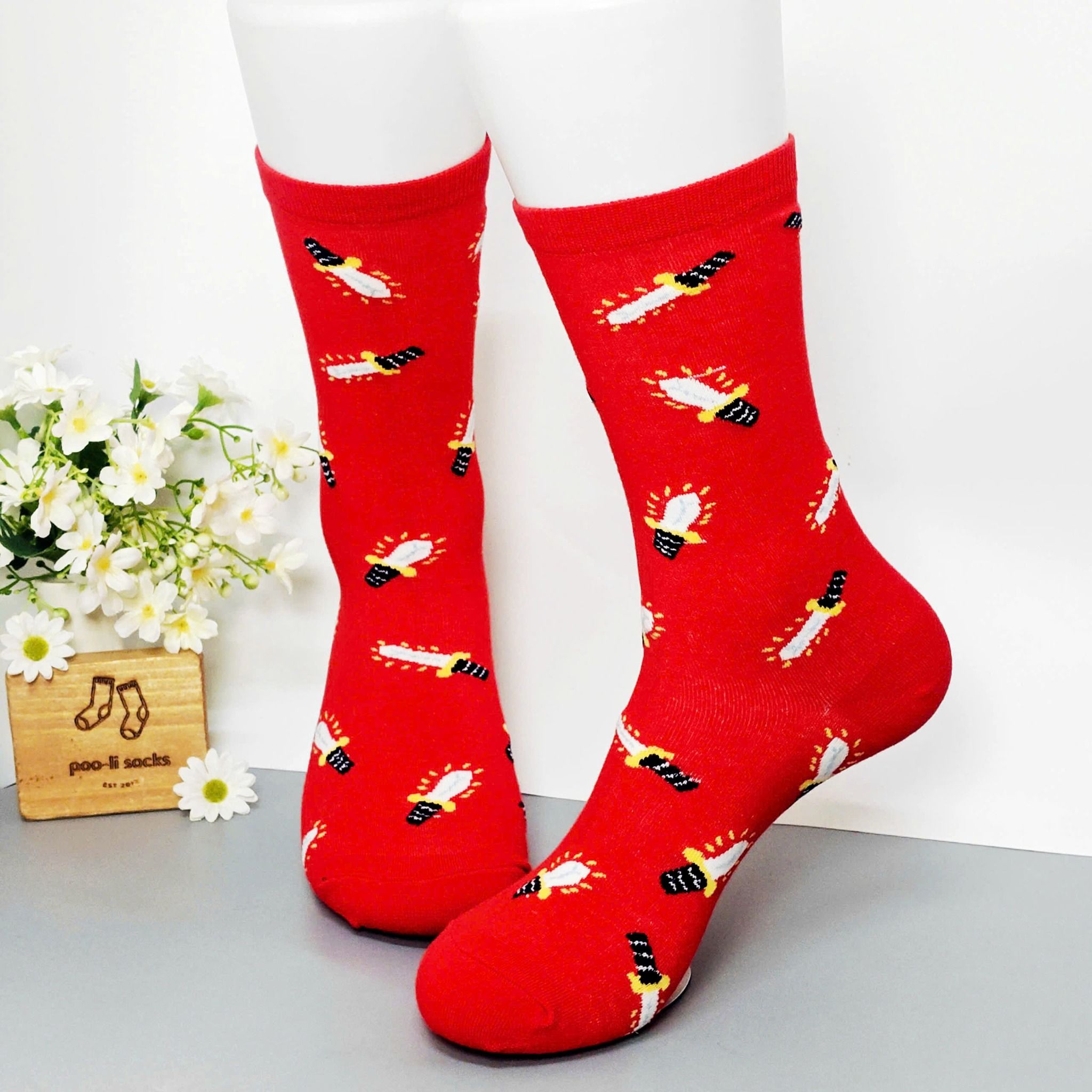 Vớ dài họa tiết hình thanh kiếm