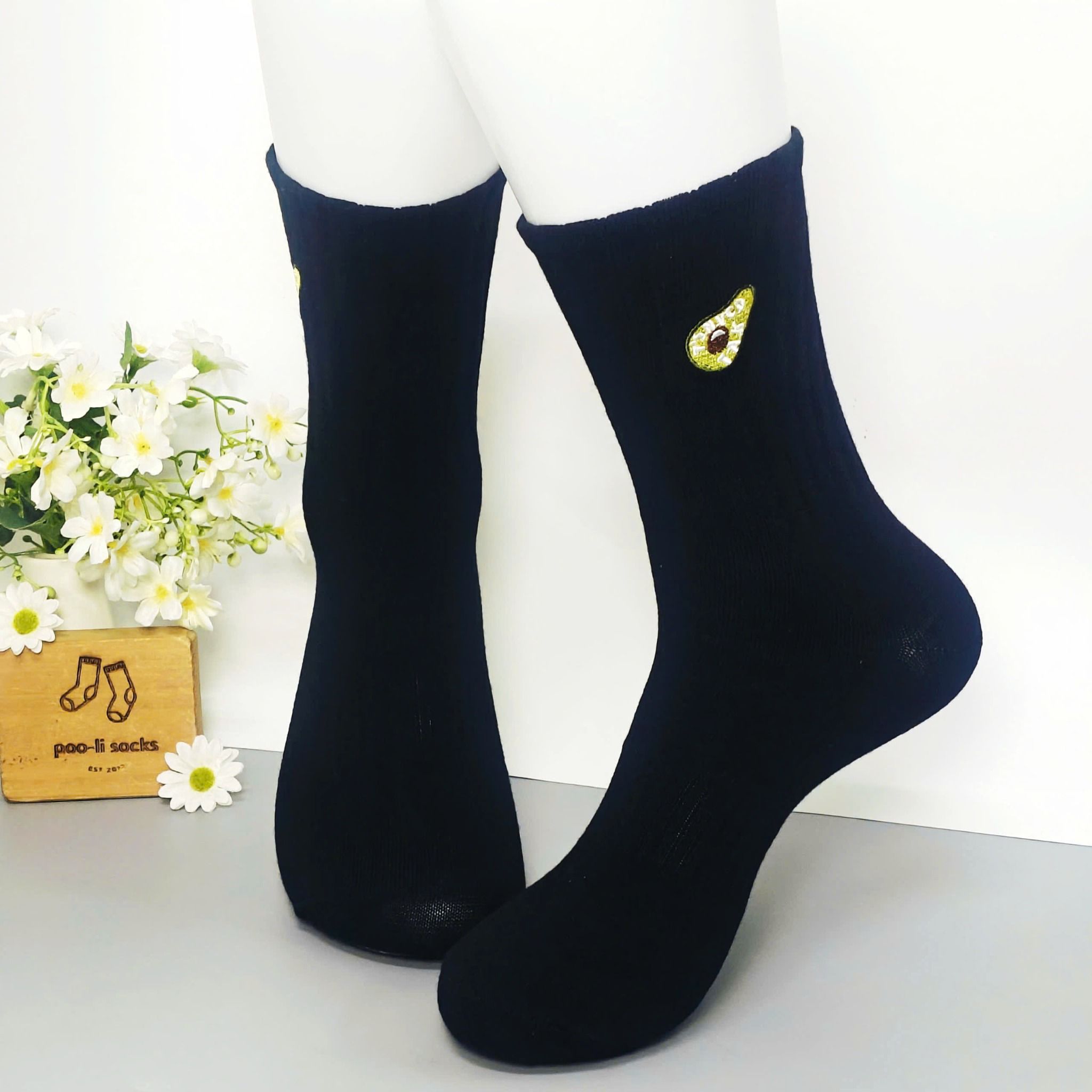 Vớ dài họa tiết trái bơ