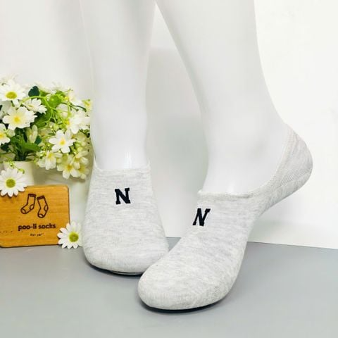 Vớ giấu chữ N màu xám nhạt