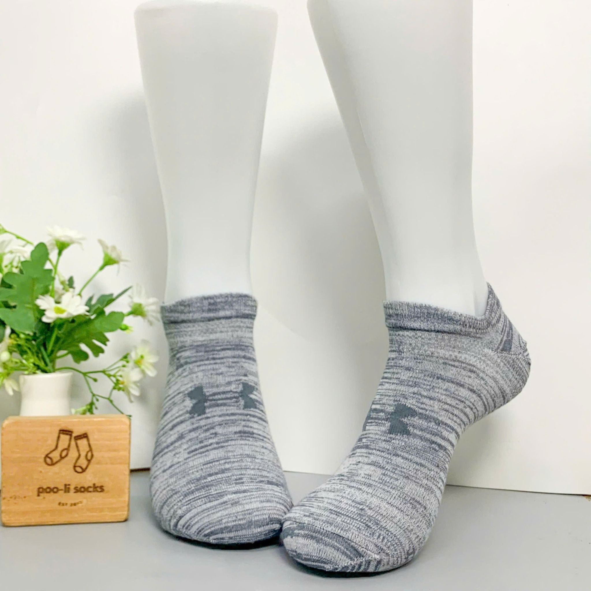 Vớ ngắn họa tiết AM xám