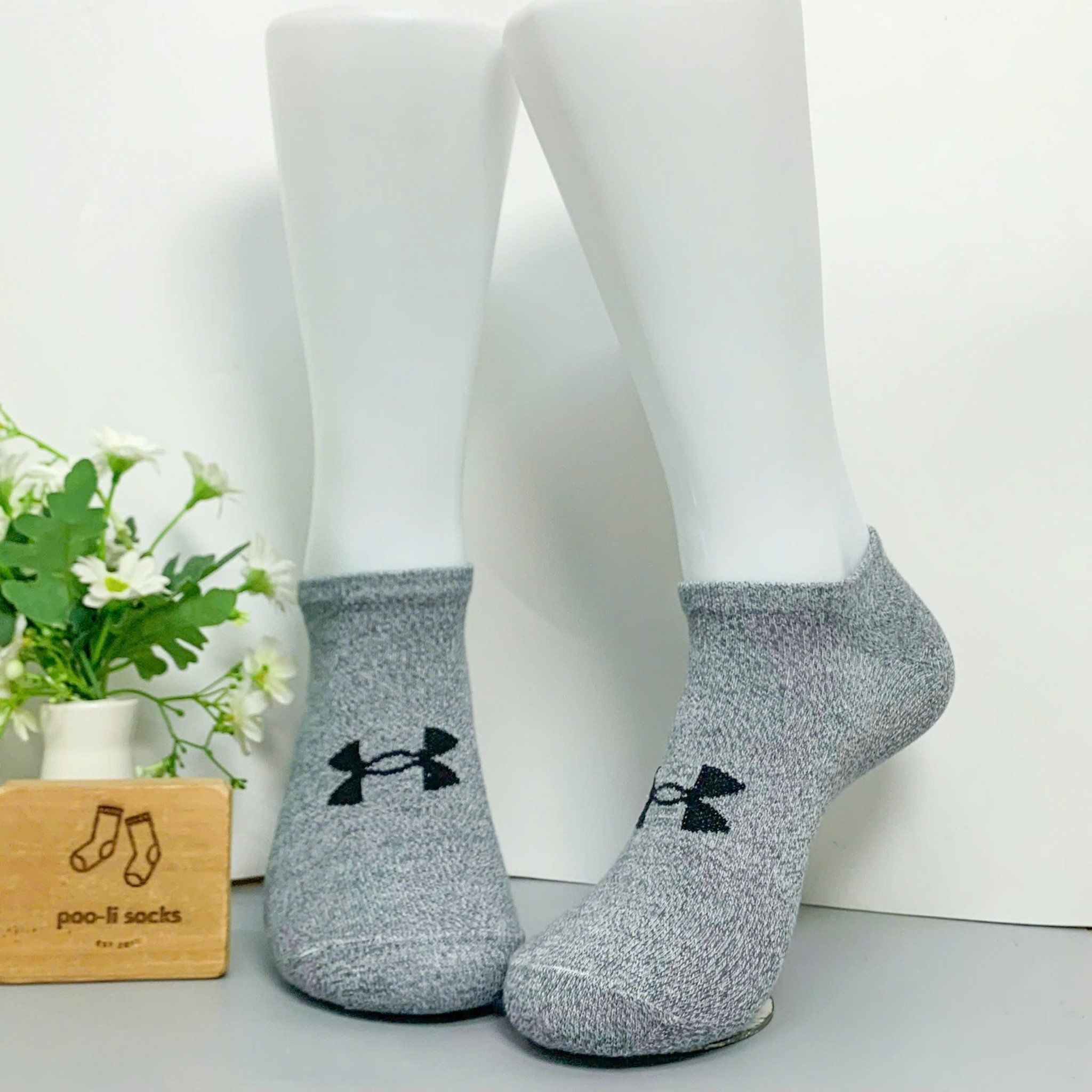 Vớ ngắn họa tiết AM xám