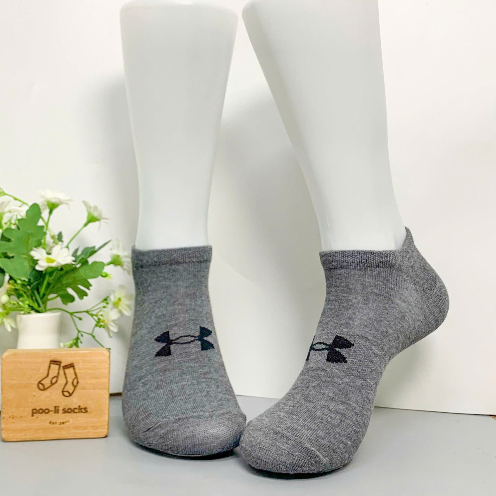 Vớ ngắn họa tiết AM xám đậm