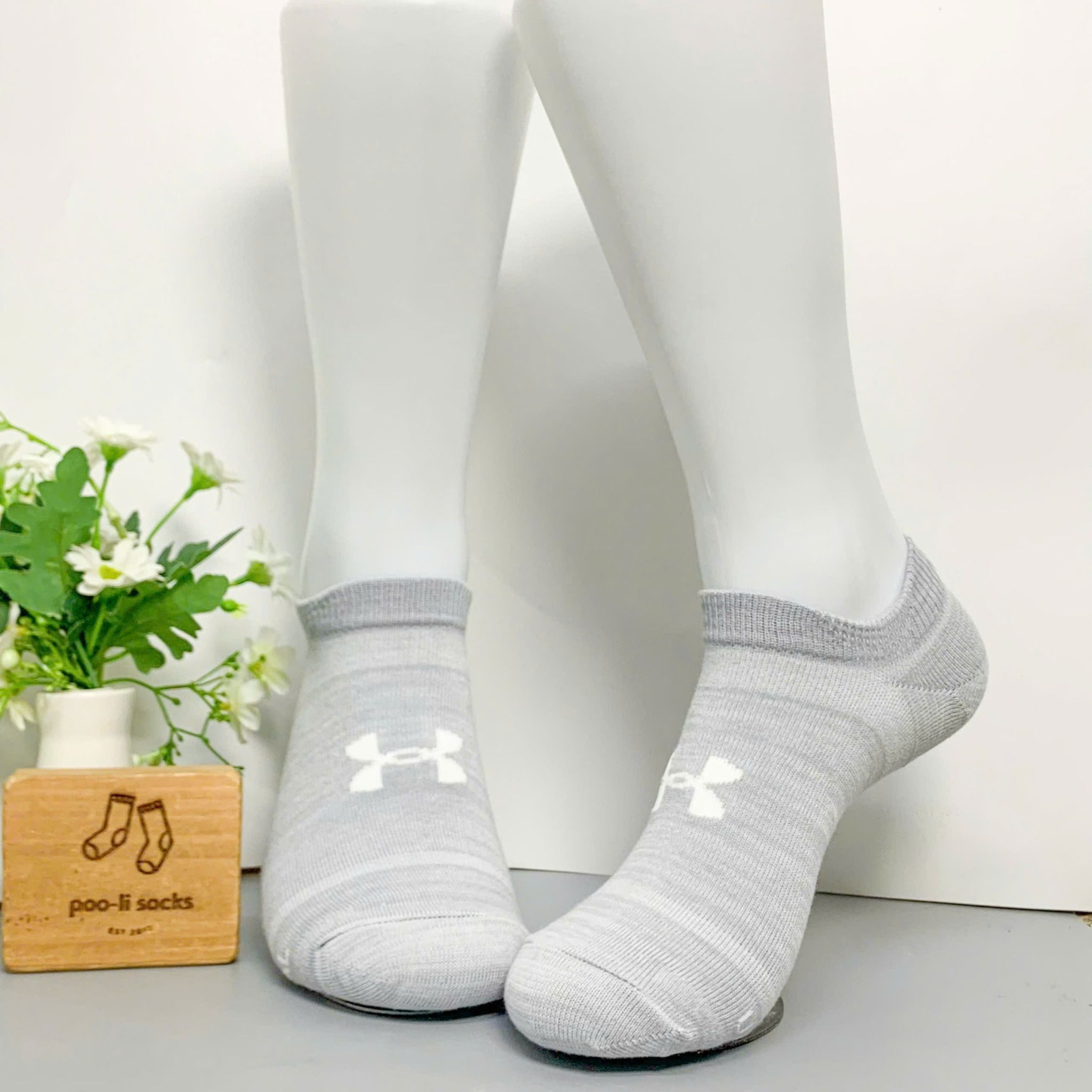 Vớ ngắn họa tiết AM xám