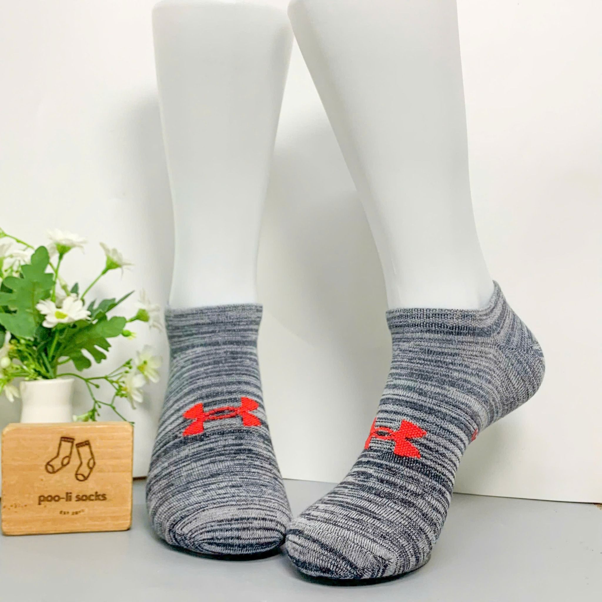 Vớ ngắn họa tiết AM xám