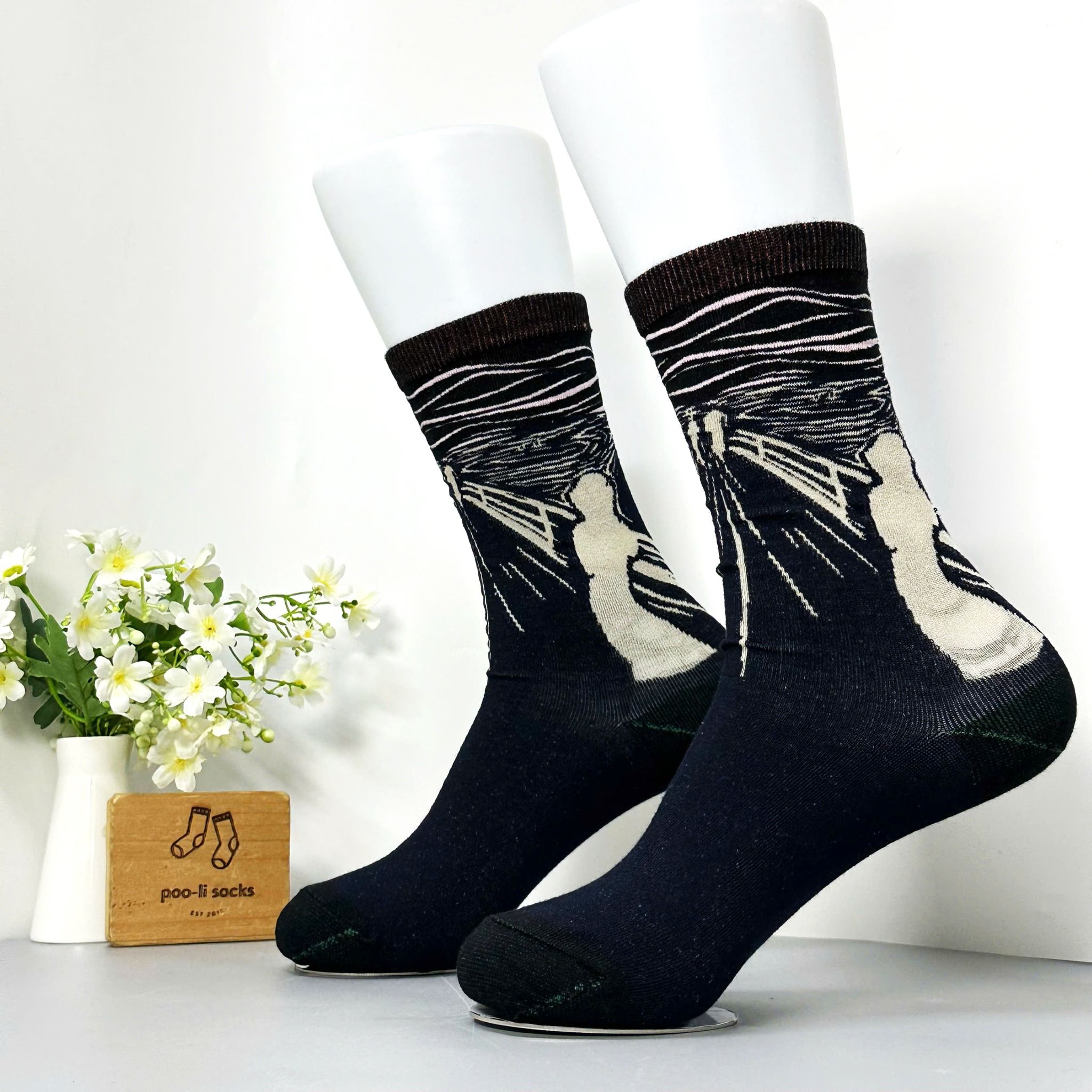 Vớ dài nghệ thuật tiếng thét đen