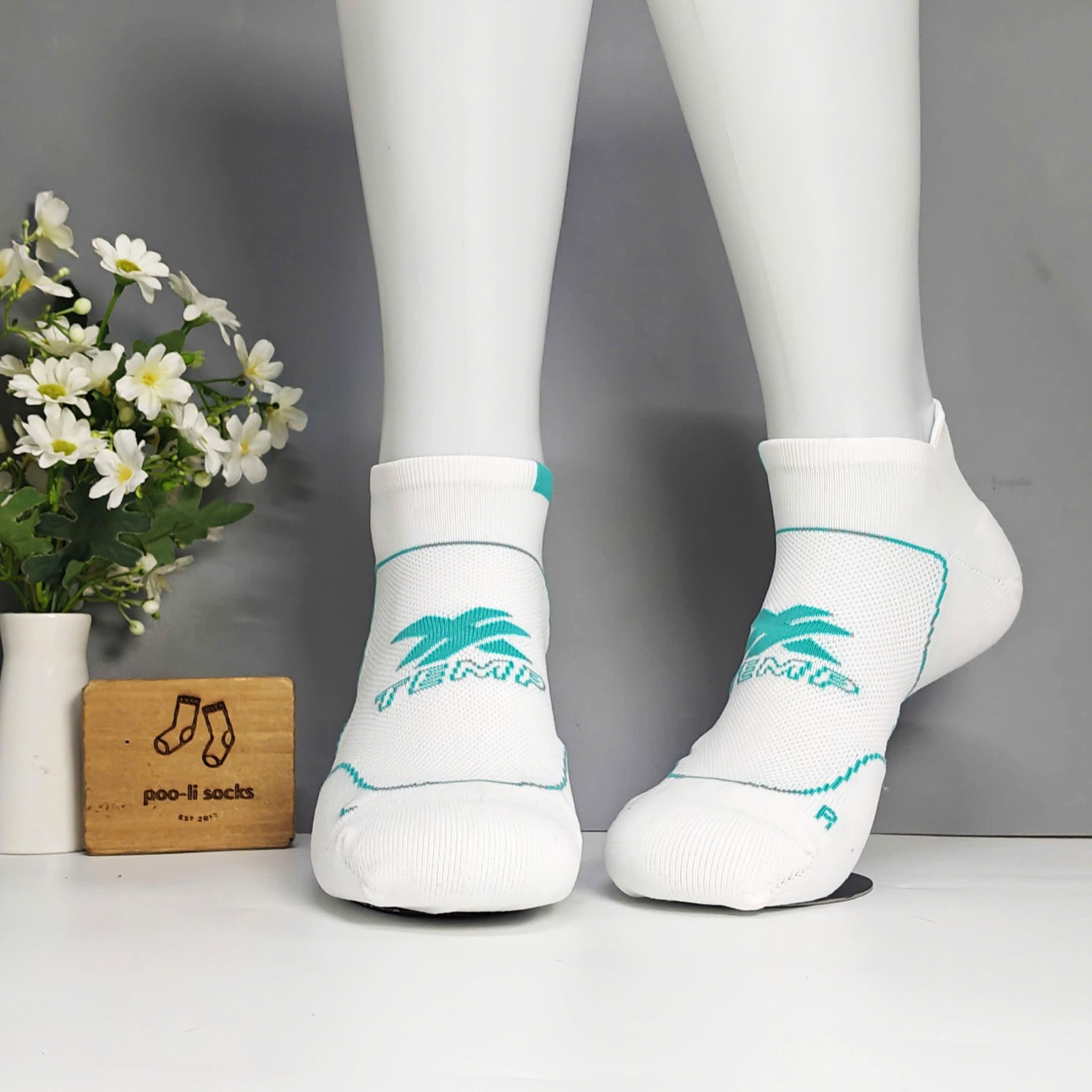 Vớ ngắn thể thao Bond màu trắng xanh lá