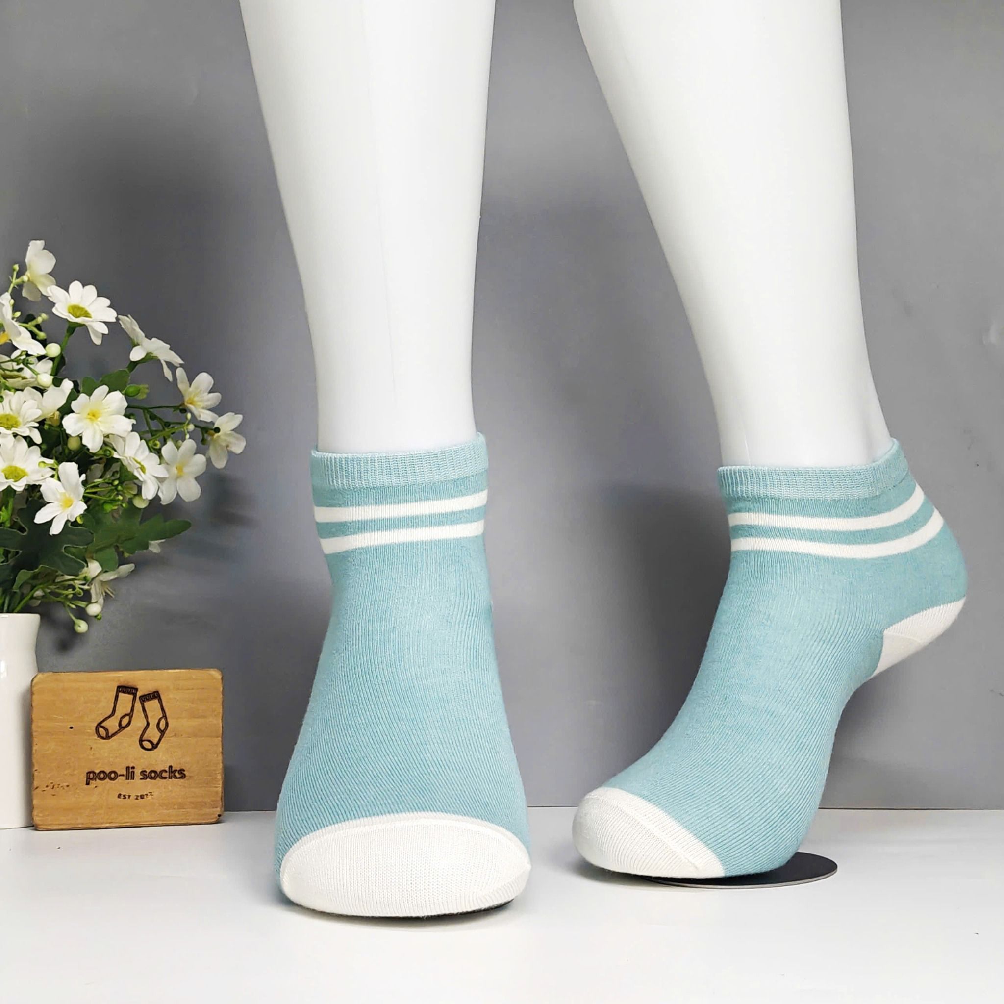 Vớ ngắn xanh dương nhạt gót trắng