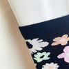 Vớ trung màu đen họa tiết hoa pastel