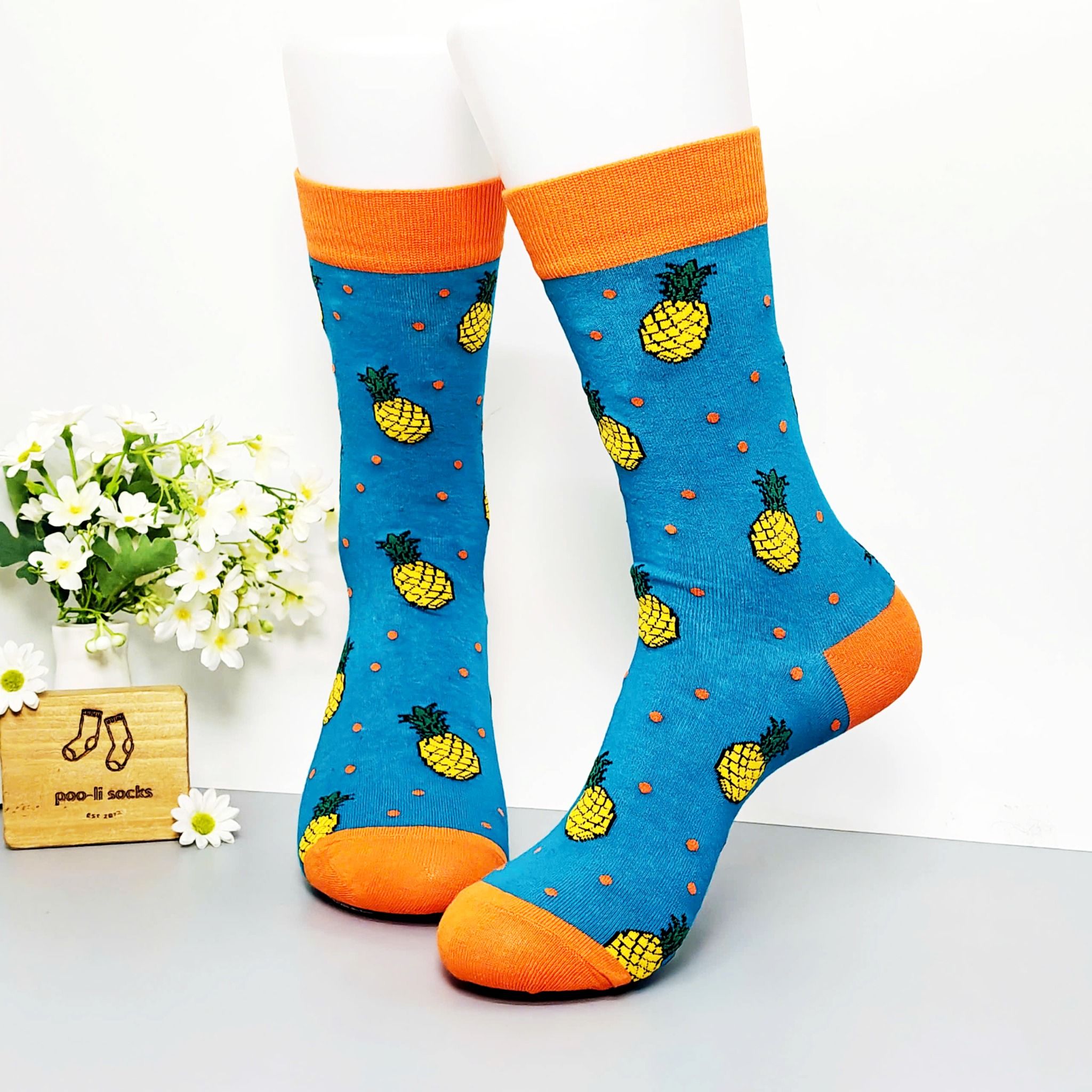 Vớ dài hoạ tiết màu sắc