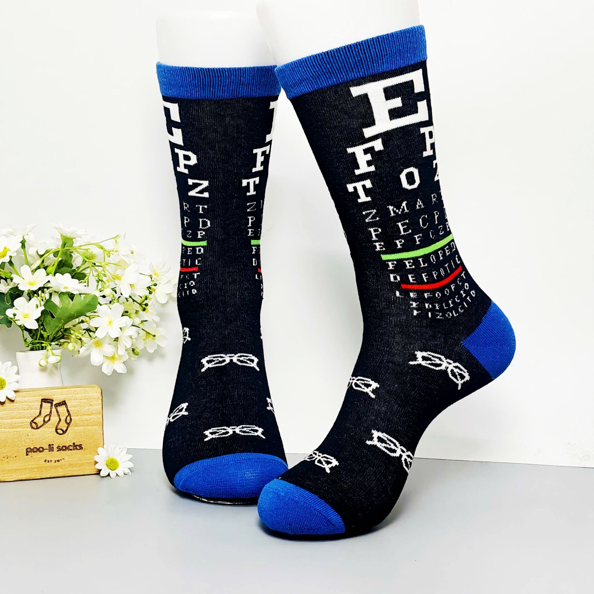 Vớ dài đen xanh hoạ tiết bảng kiểm tra độ mắt