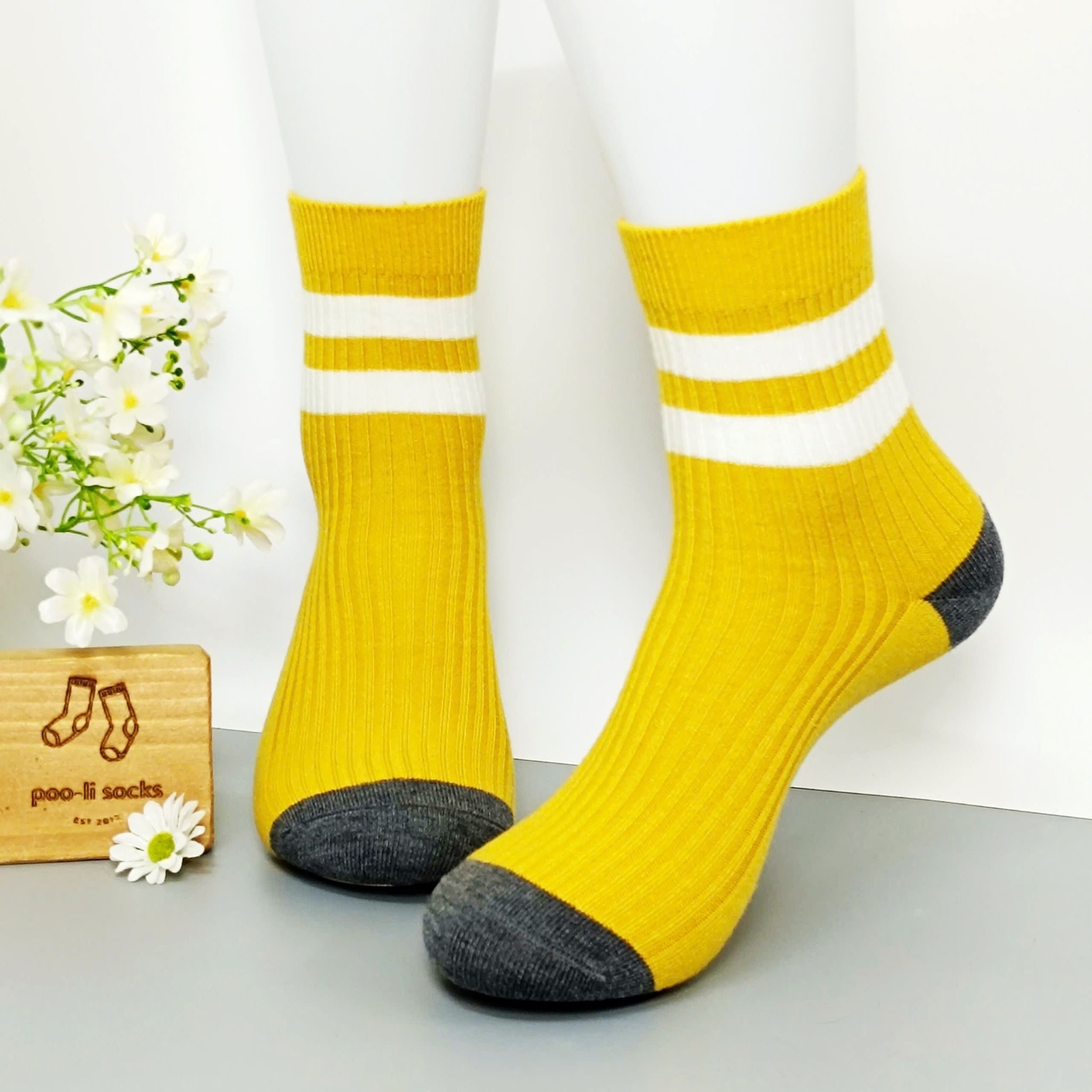 Vớ trung hoạ tiết 2 sọc nhấn mũi gót