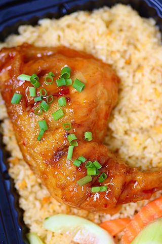  Cơm Chiên Đùi Gà Chiên Mắm - 1 Suất 