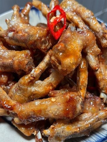  Chân gà có xương chiên mắm 