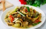 Dưa chua xào tóp mỡ