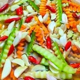 Dưa góp ăn kèm - đĩa