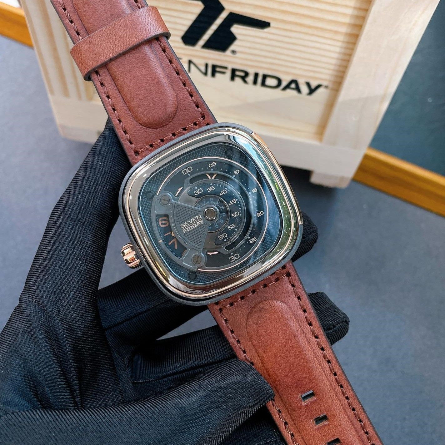 7 friday m series top