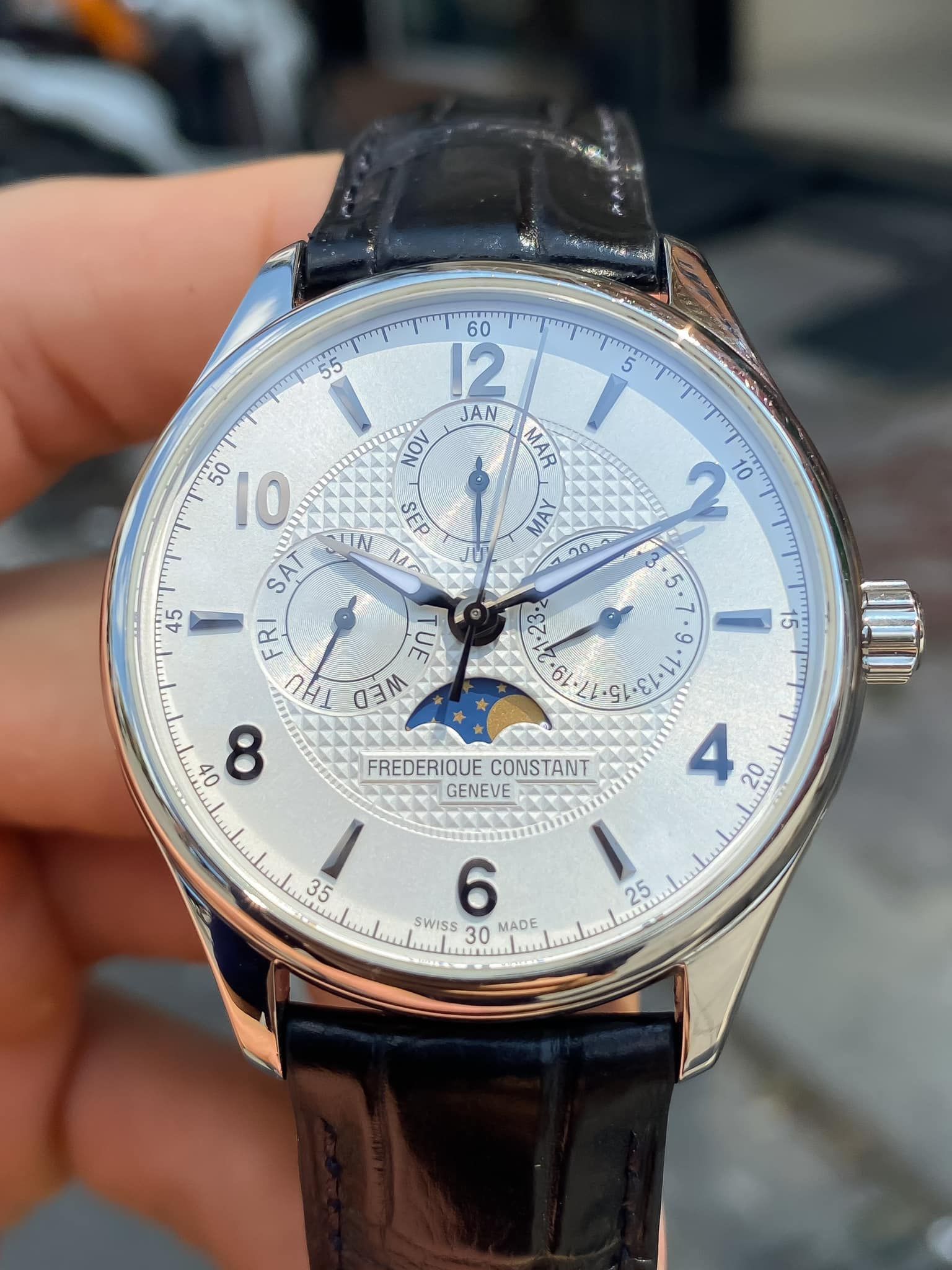 Frederique constant shop runabout moonphase