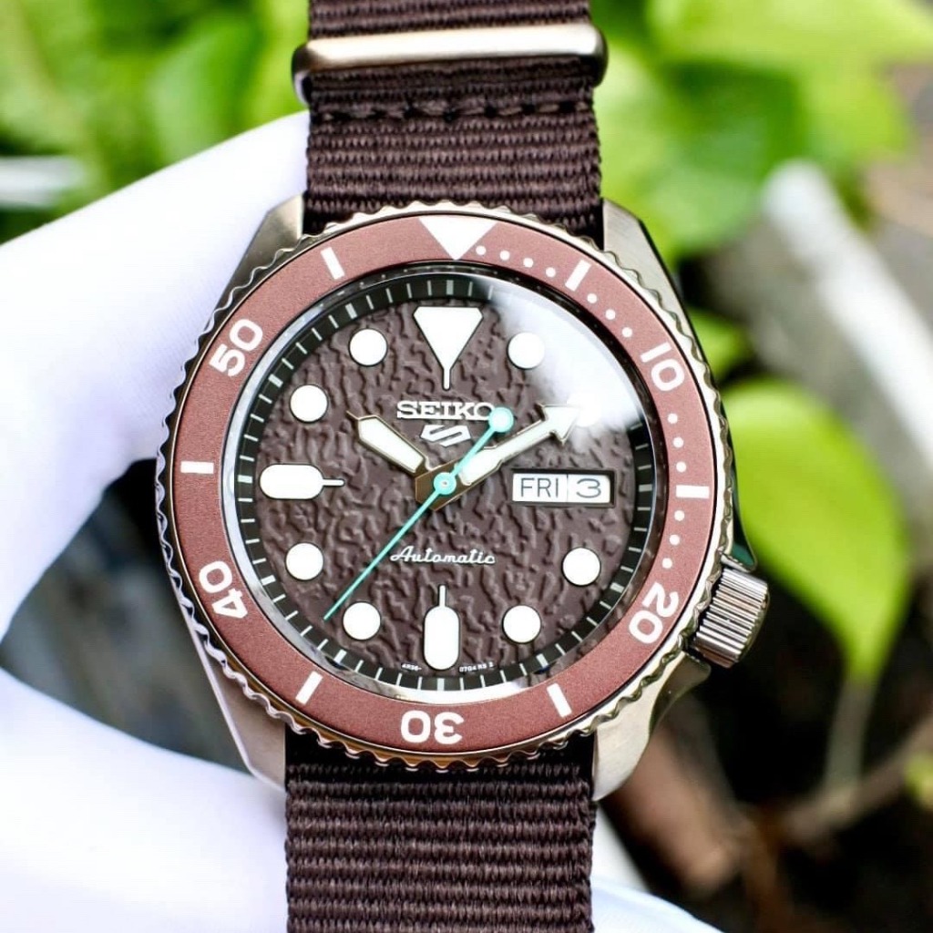 Seiko 5 Sports SRPD85 Review: A Brown-Themed “5KX” With A Textured Dial 