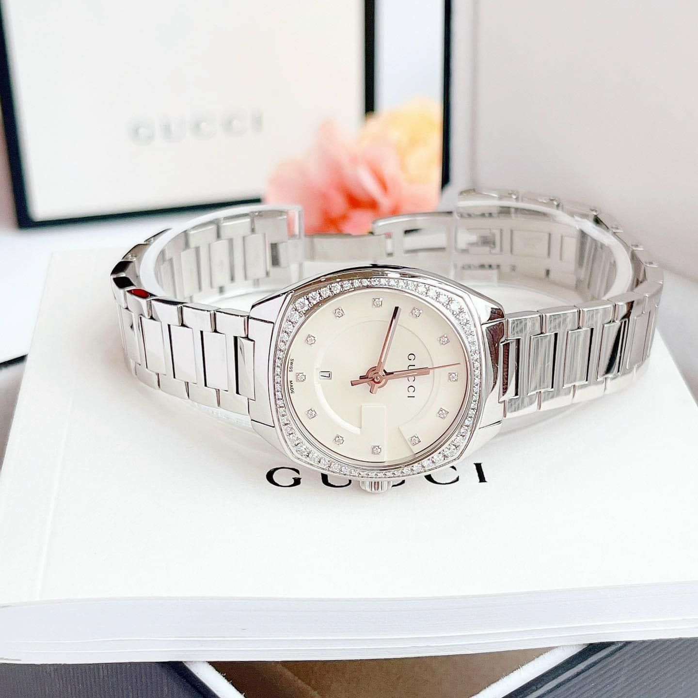 Gucci GG2570 Diamond White YA142505 29mm ng H N Chinh Hang PhongWatch