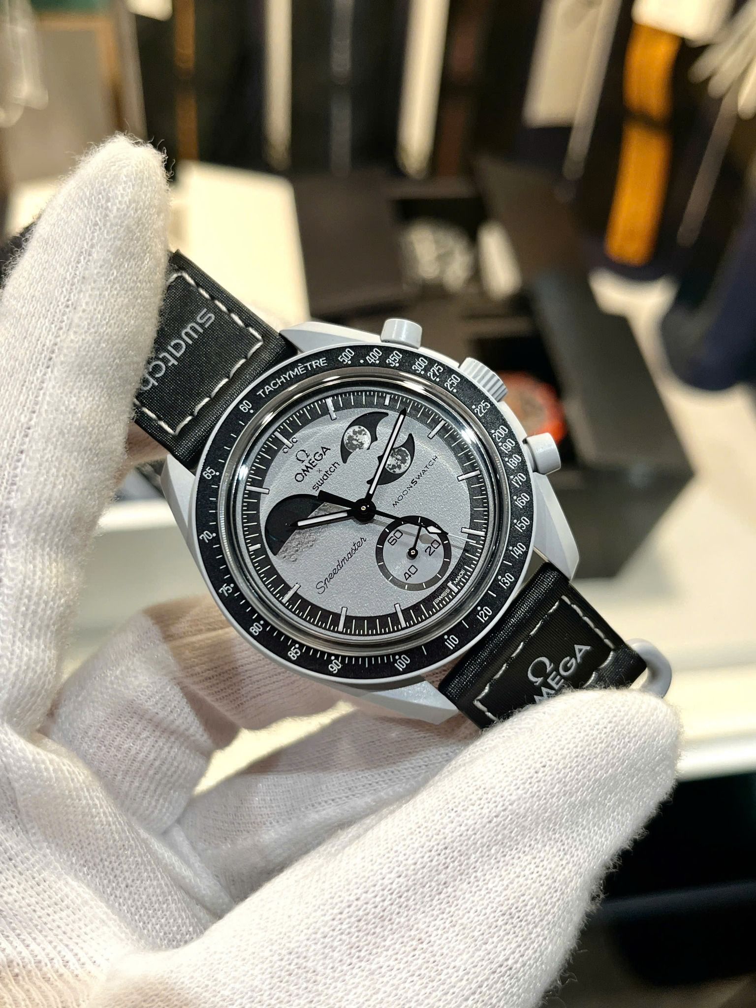 MOON SWATCH オメガ　スオッチ　SO33M700 MOON SWATCH オメガスオッチSO33M700