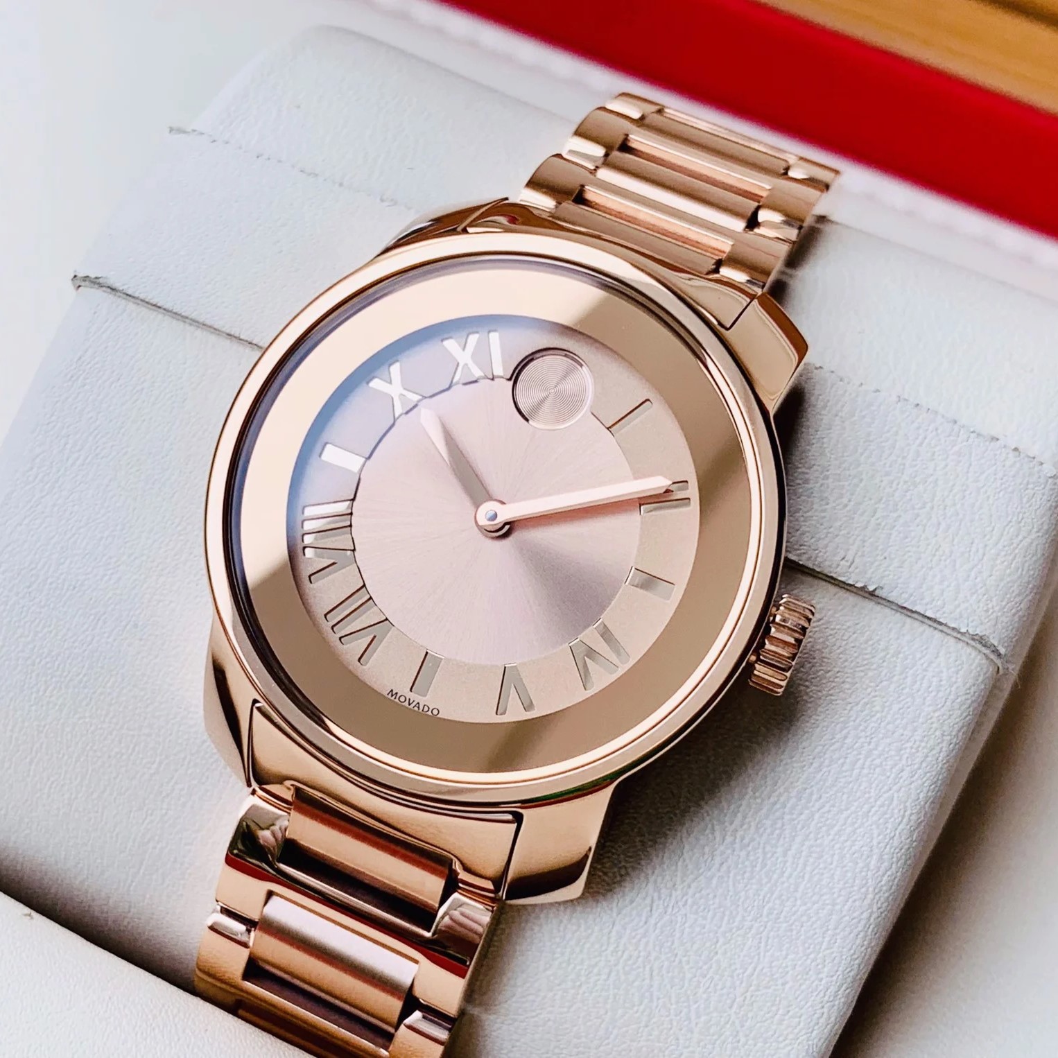 Movado Bold Luxe 3600441 ng H N Ch nh H ng Gi T t