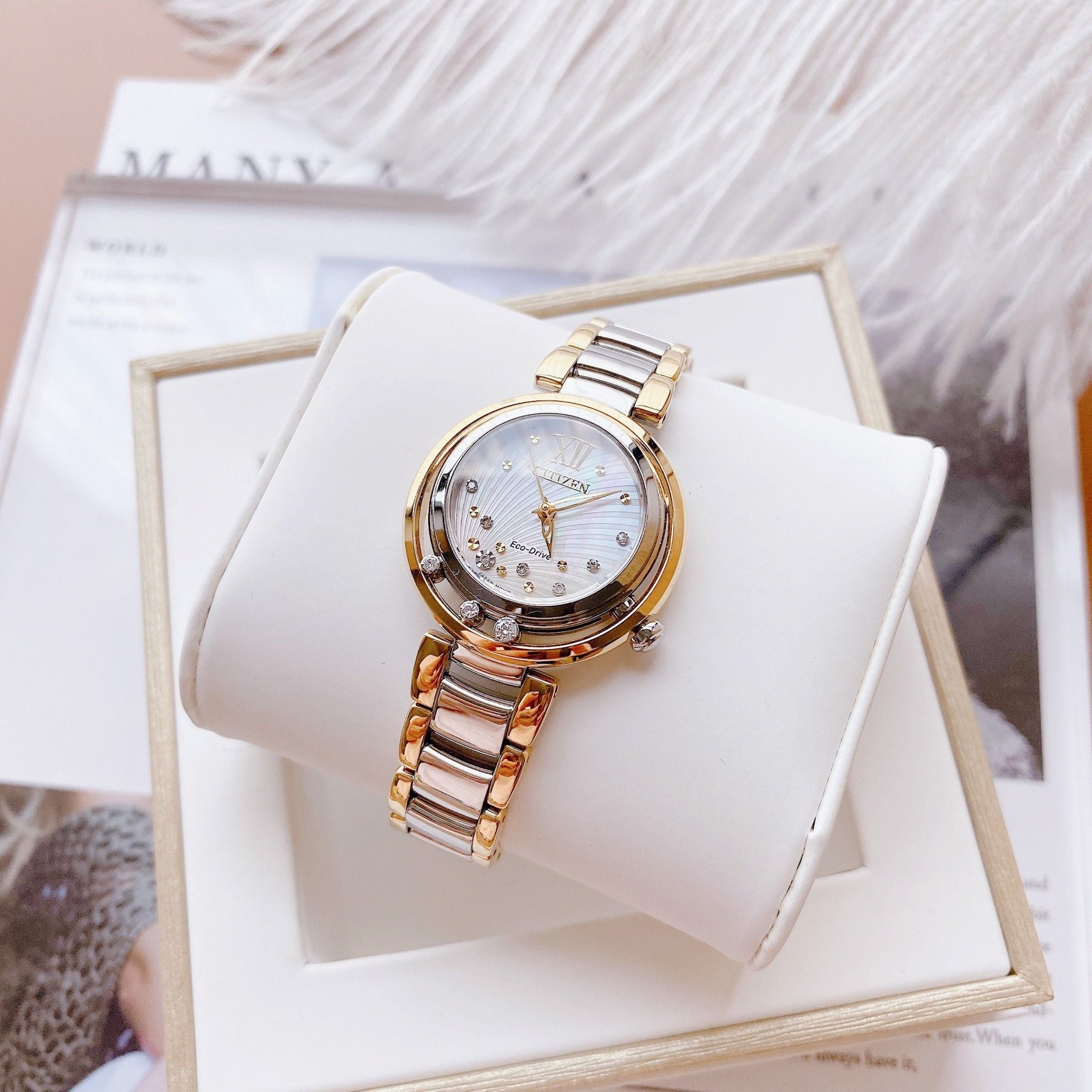 Montre Femme Citizen Eco-Drive Sunrise EM0512-58D - Or, Cadran Nacre, étanche 50 M - Neuf Avec Boîte