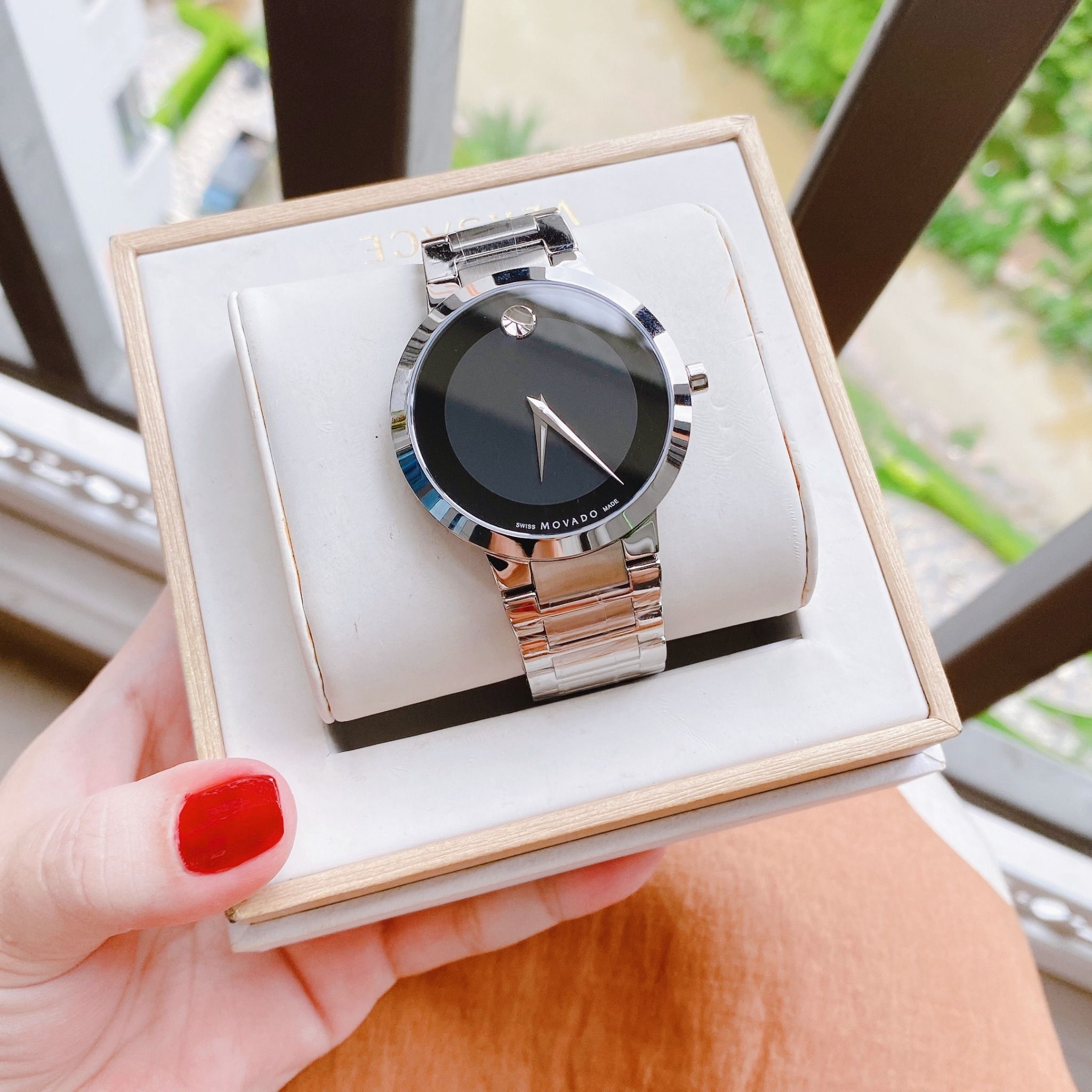 Movado Modern Classic 0607119 Quartz Watch 39.2mm PhongWatch