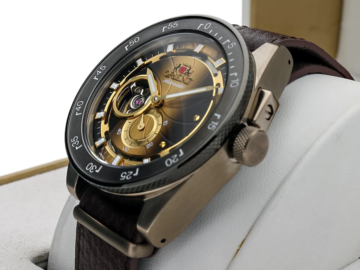 Orient Limited Edition Retro Future Camera RA-AR0204G00B ( RN 