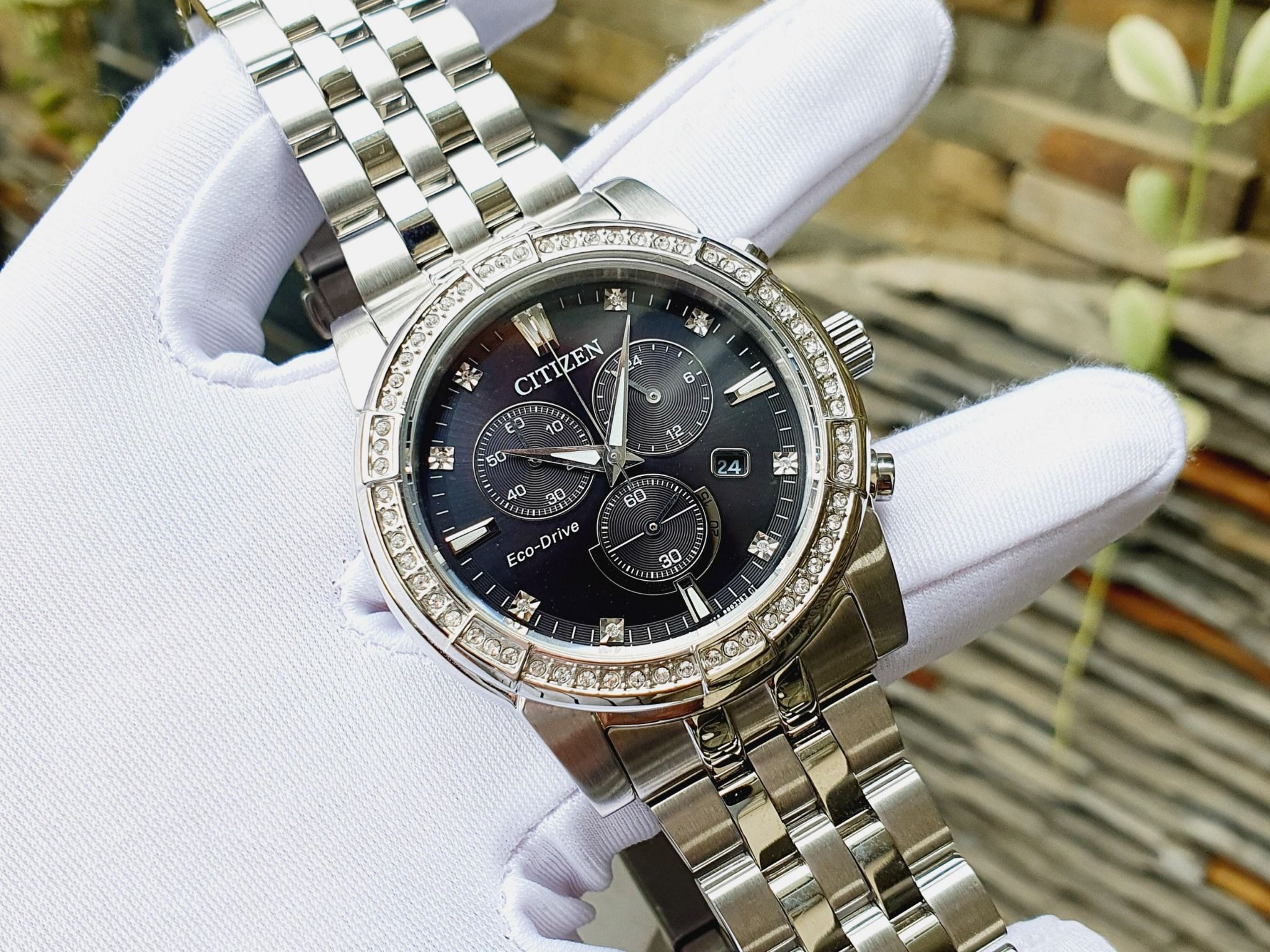 Citizen EG2450 – 53E Eco-Drive Silhouette Bangle Watch