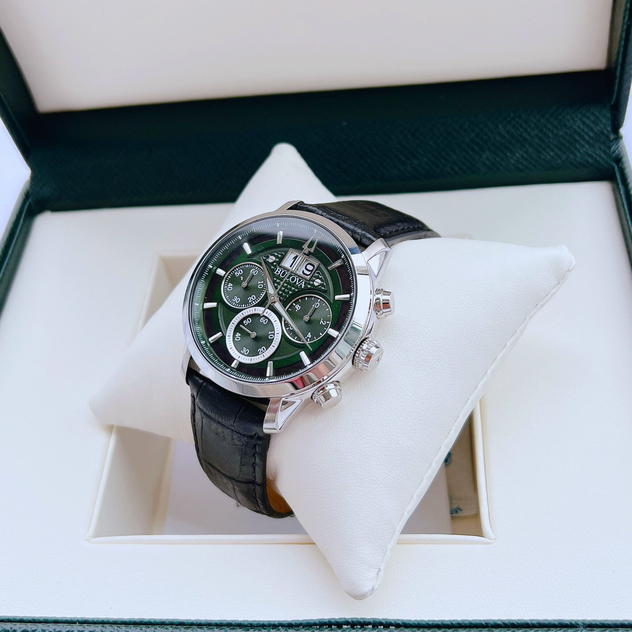 Bulova 96B310 Sutton Chronograph Green Watch 44mm ng H Nam PhongWatch