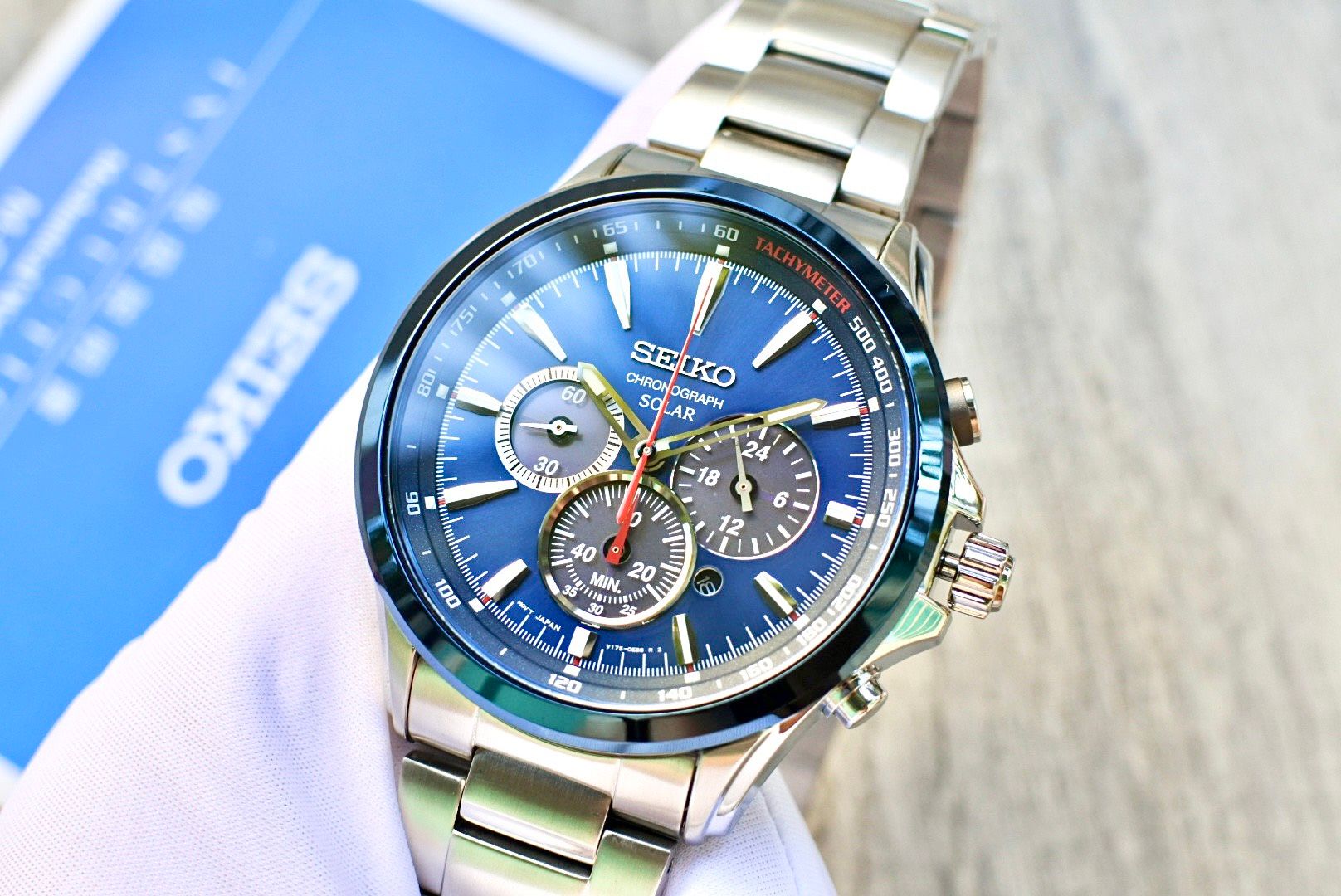 Seiko Solar SSC495P1 Chronograph Tachymeter Scale ( SSC495 ) – PhongWatch