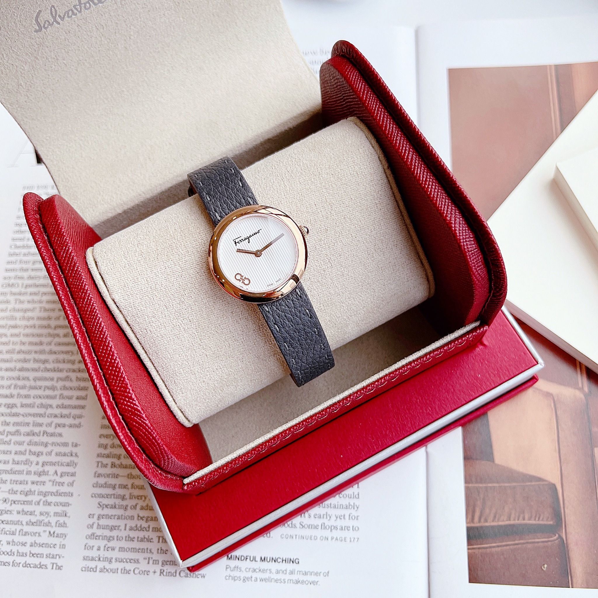 Salvatore Ferragamo 332366 Forever Leather Watch 28mm – PhongWatch
