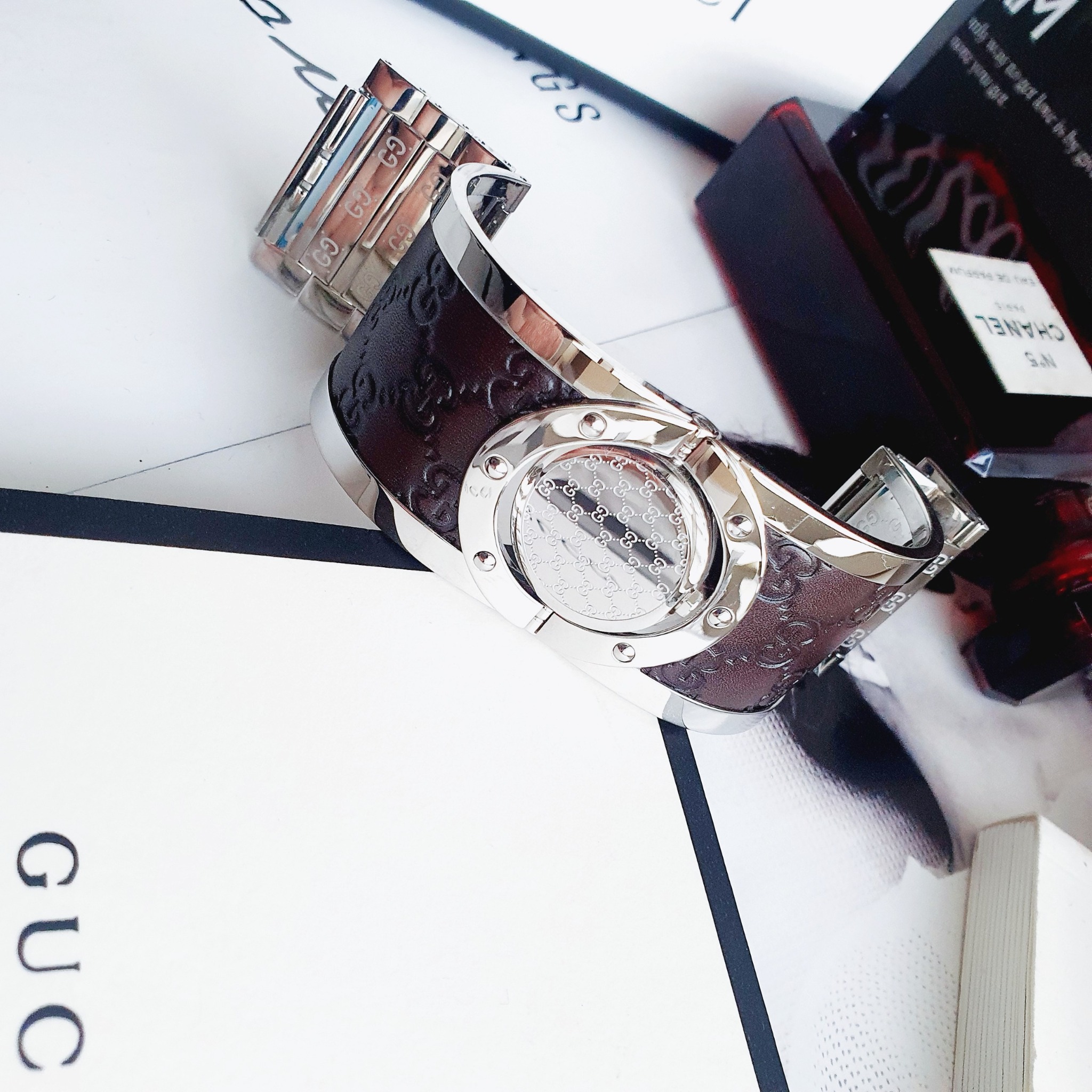GUCCI Twirl YA112433 Brown Dial Ladies 