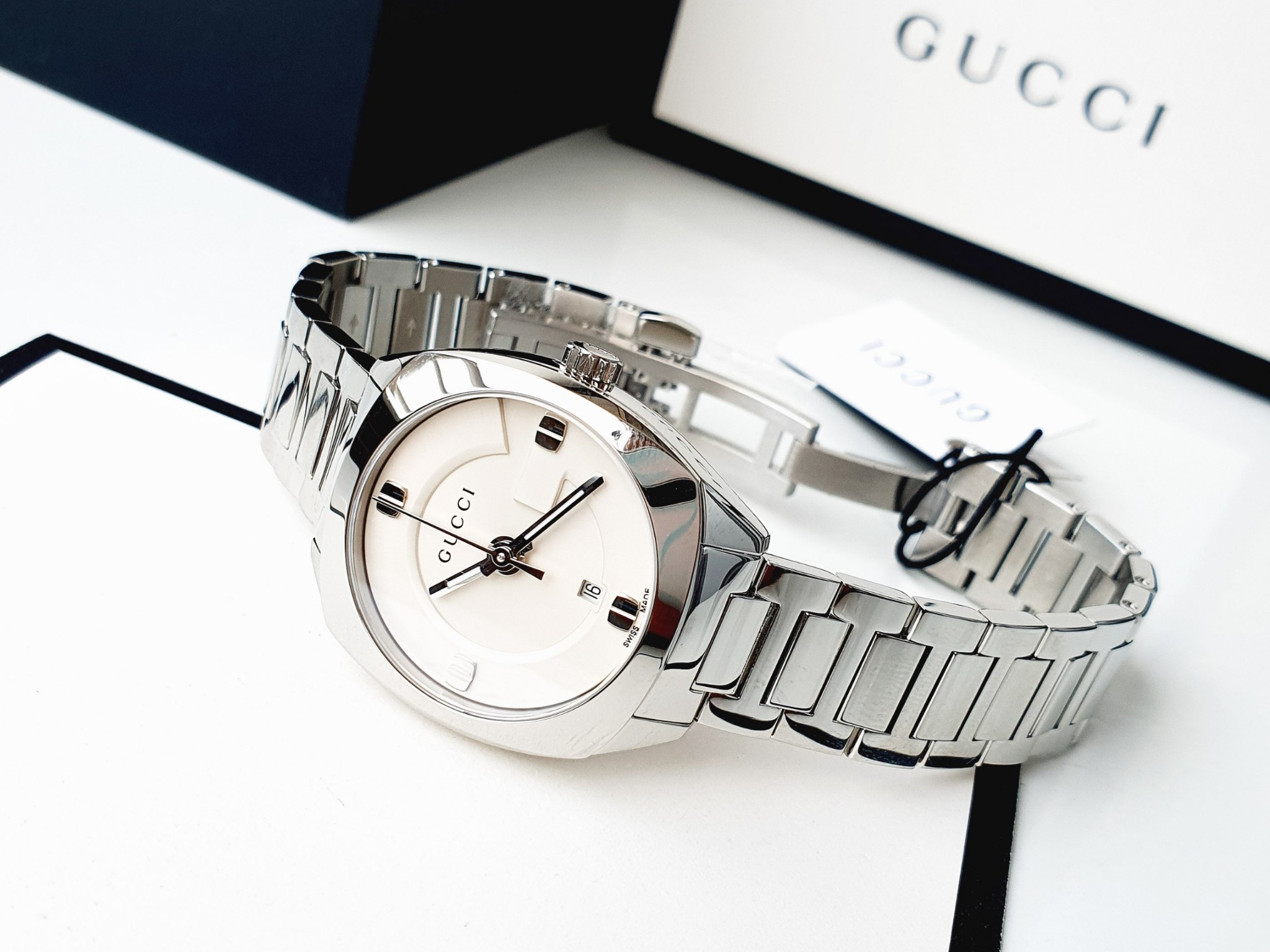 Gucci GG2570 White Dial Silver Tone YA142502 29mm - Đồng Hồ Nữ – PhongWatch
