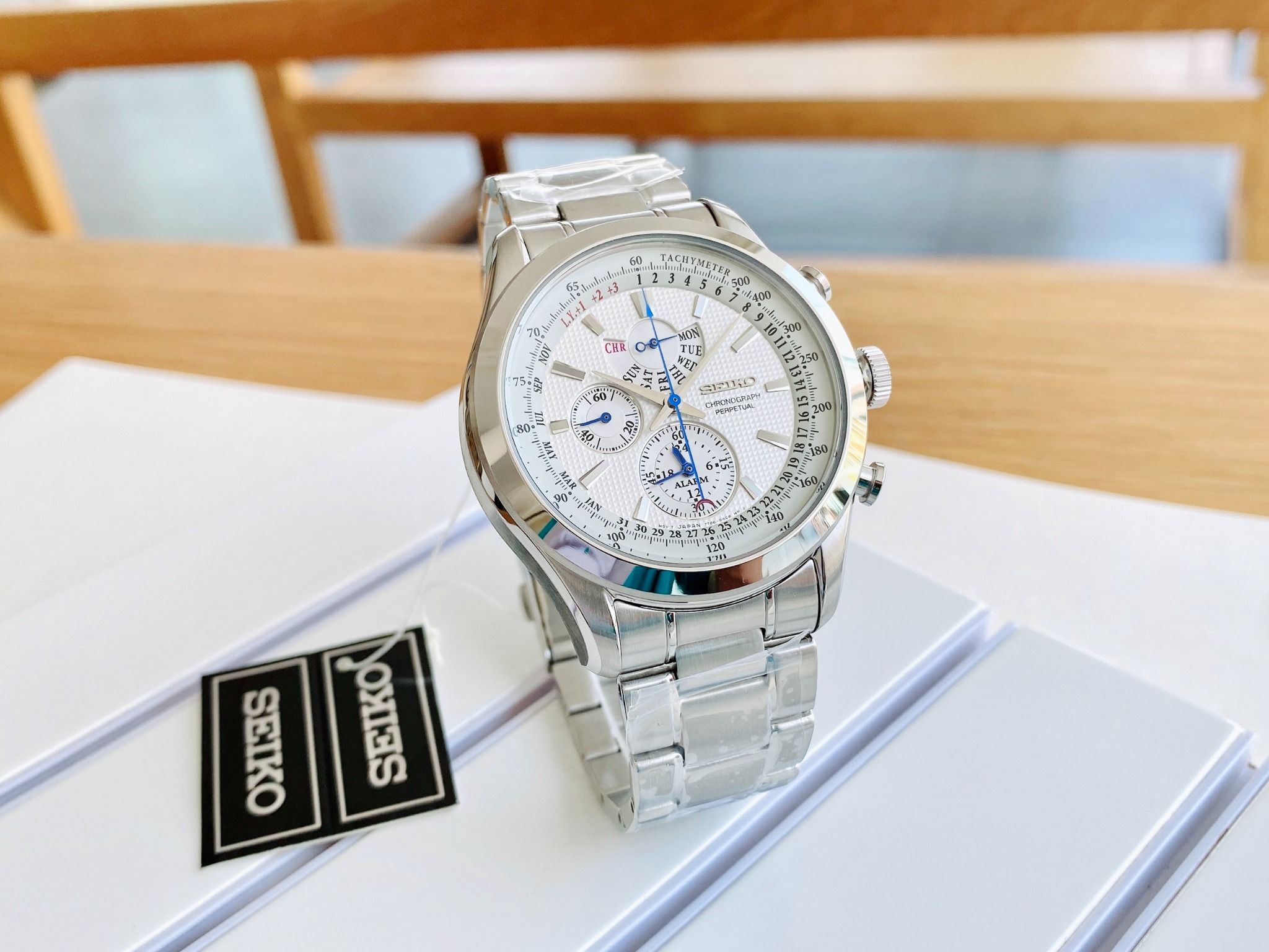 Seiko Quartz Perpetual Chronograp SPC123P1 – PhongWatch