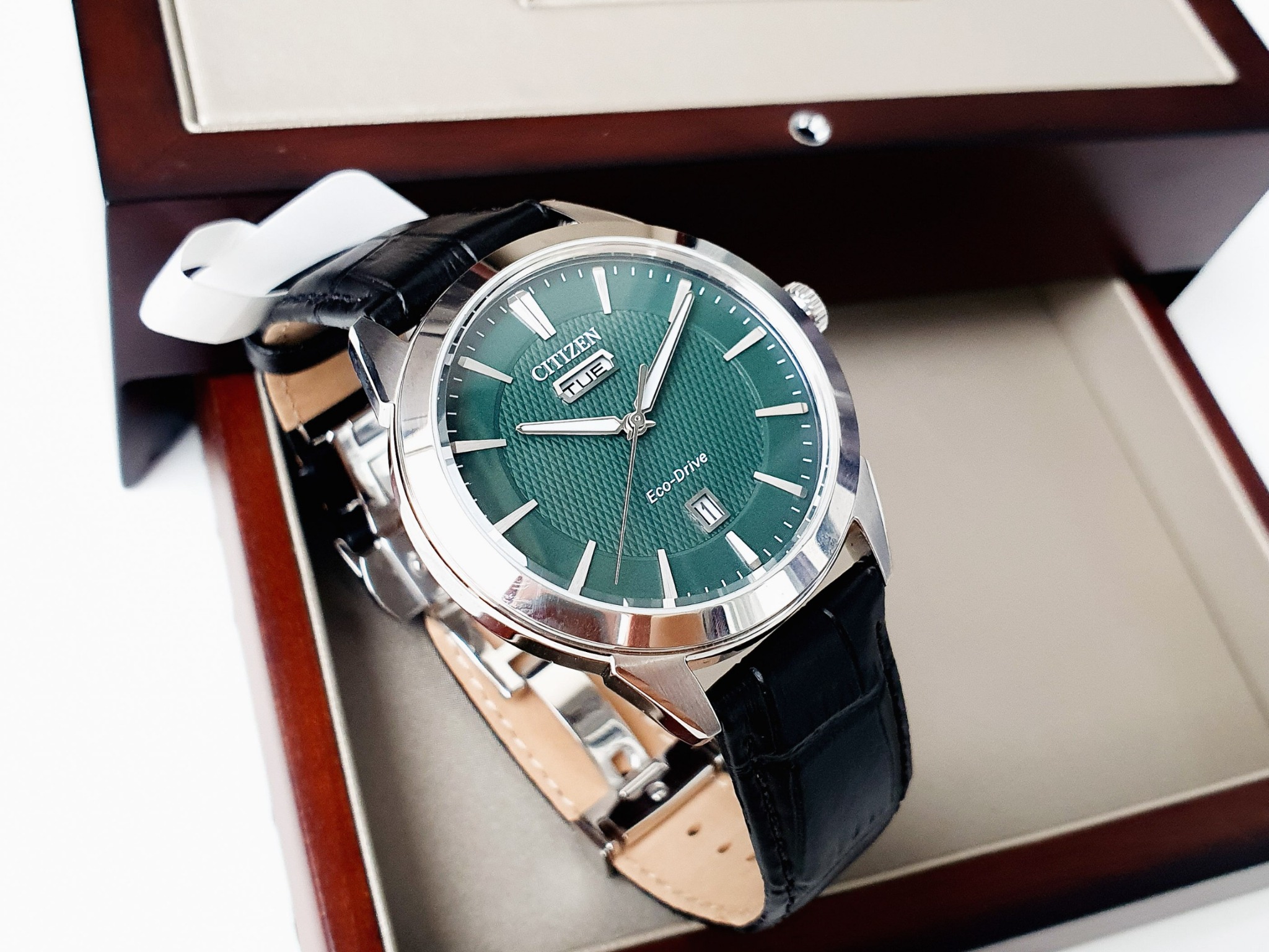 Citizen Eco-Drive AW0090-02X Corso 