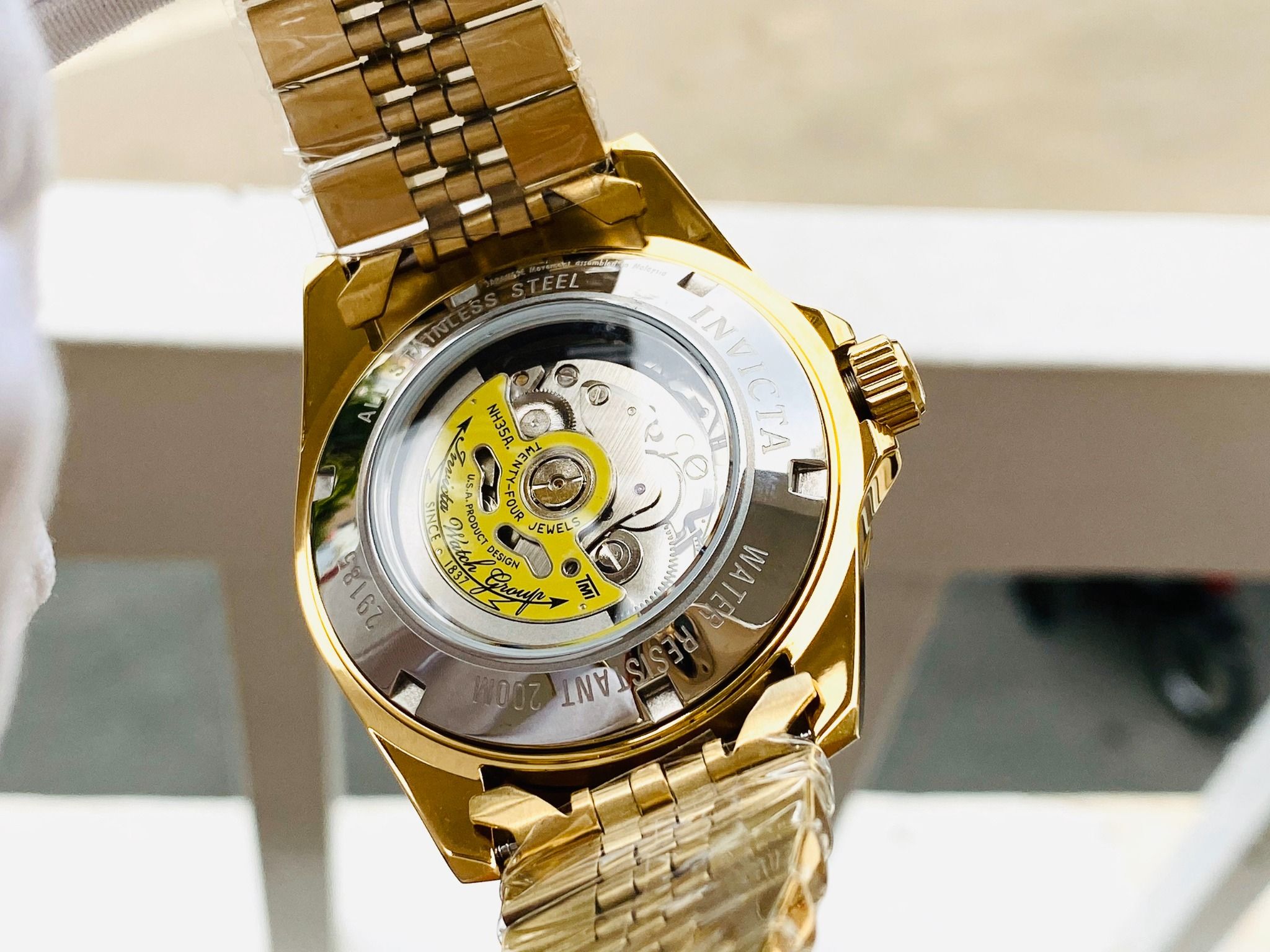 Invicta 29185 deals