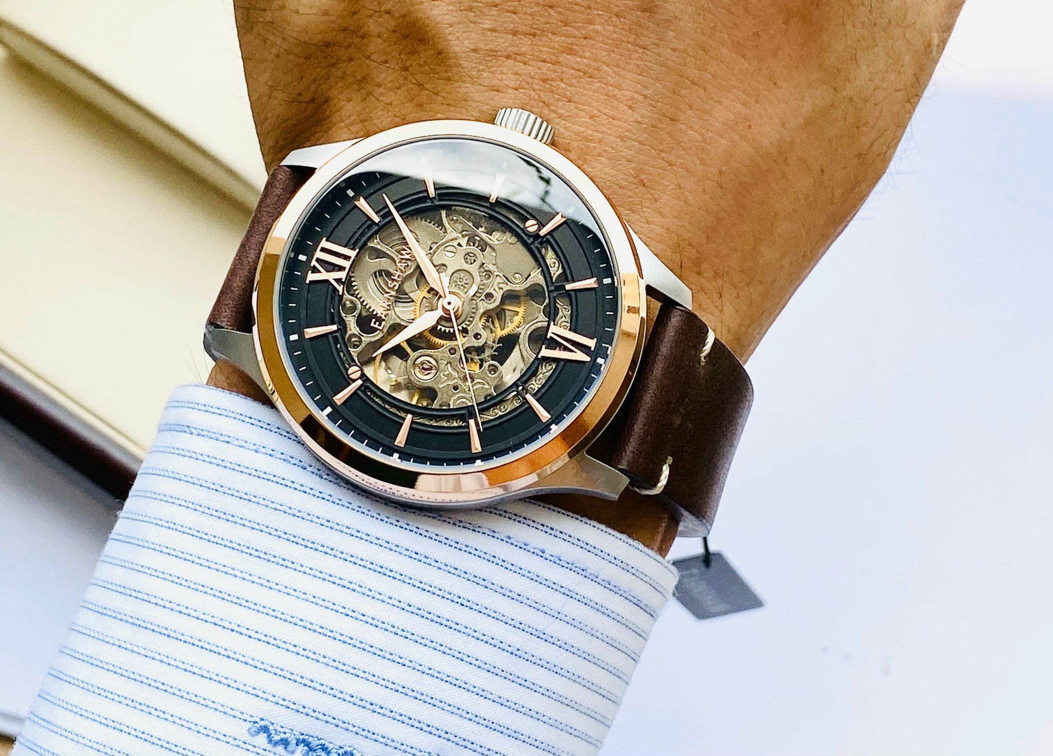 thomas-earnshaw-ruskin-automatic-es-8250-04-ng-h-nam-phongwatch