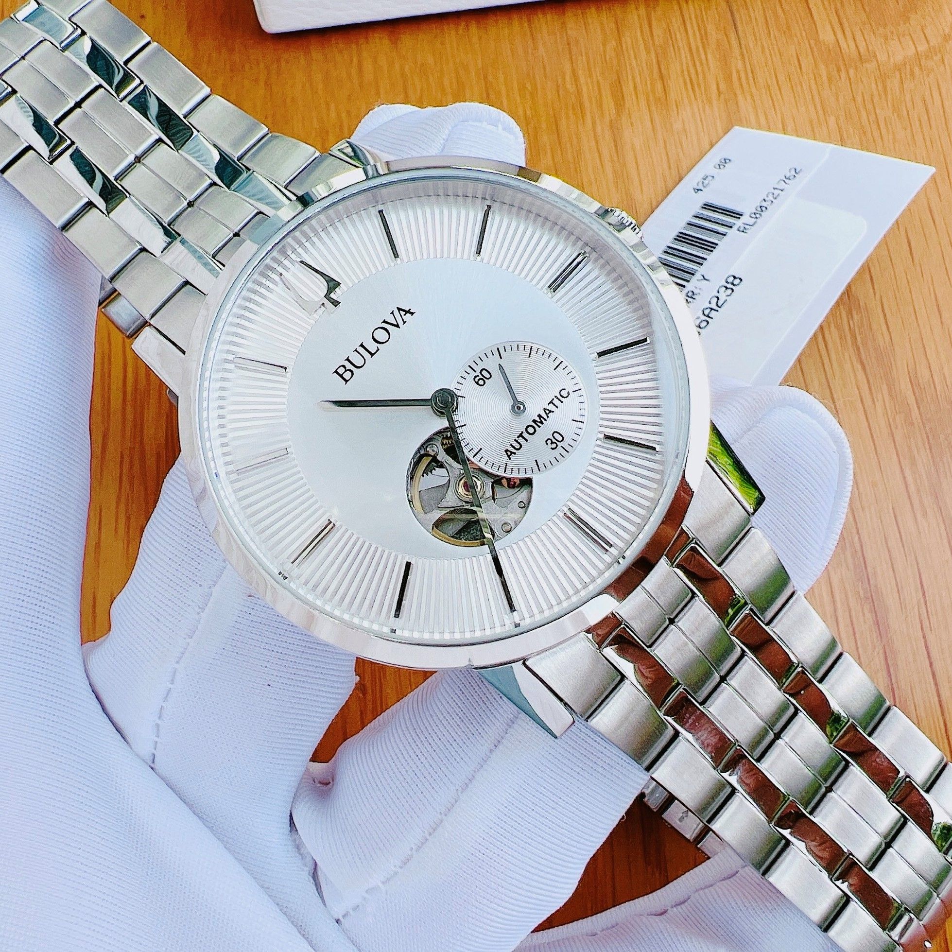 Bulova Automatic 96A238 ng H Nam Ch nh H ng Gi T t