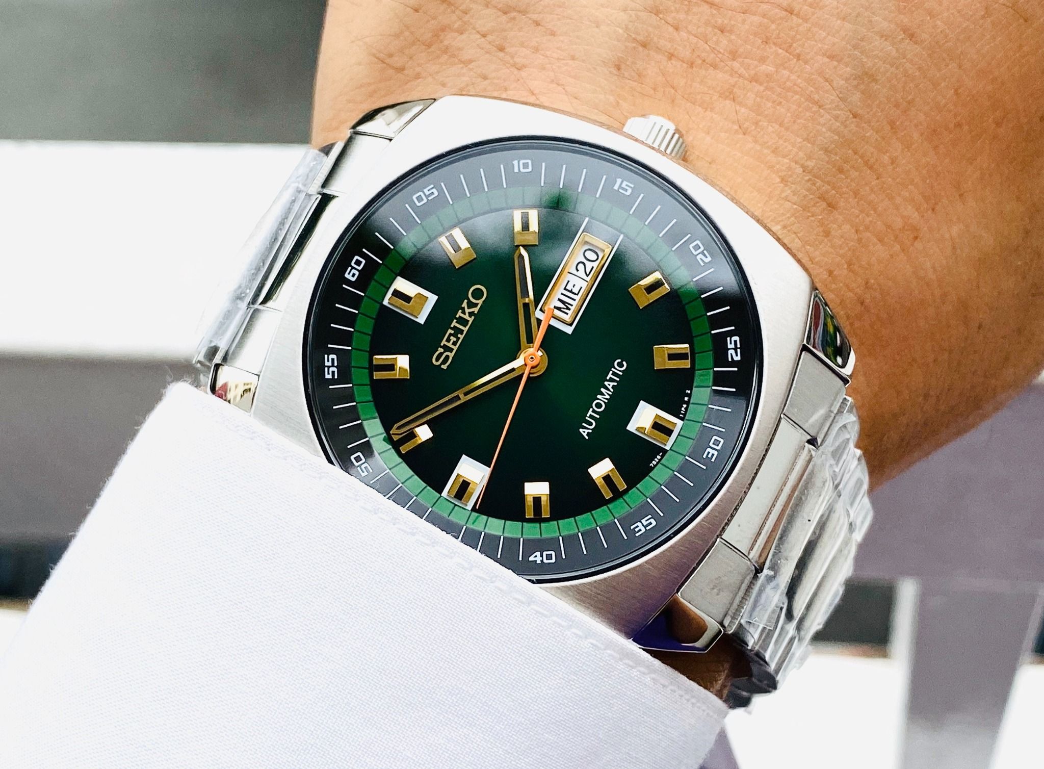 Seiko Recraft Automatic Green SNKM97 ( SNKM97K1 ) - Đồng Hồ Nam – PhongWatch