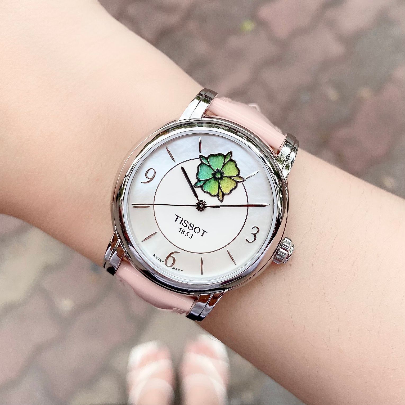 TISSOT FLOWER T050.207.17.117.05新品 TISSOT FLOWER T050.207.17.117.05新品