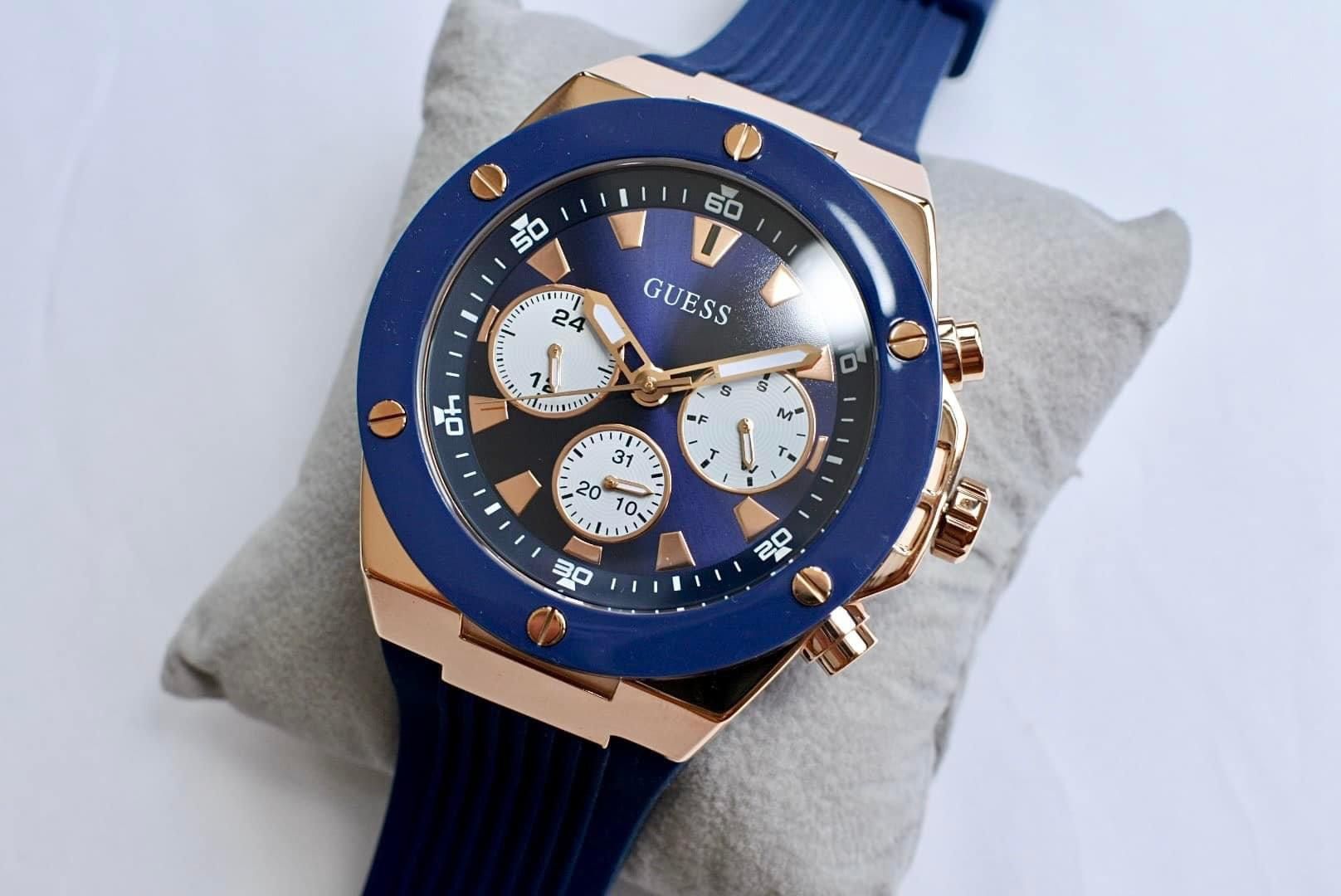 Montre GUESS Quartz - Full Set (complète) - Jamais Portée - Idéale Cadeau - Occasion