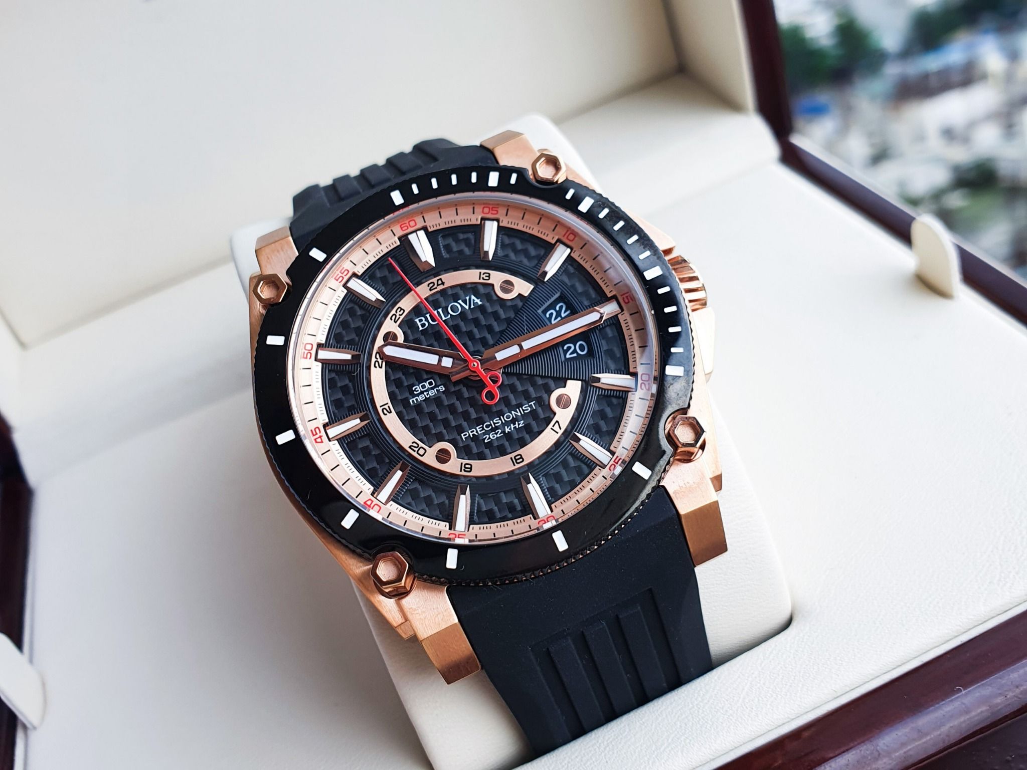Bulova precisionist outlet 98b152