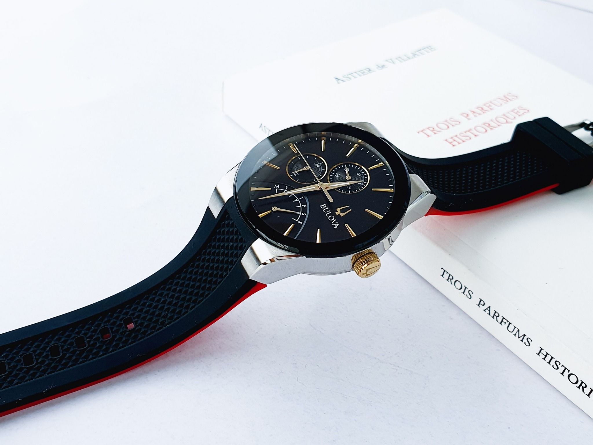 Bulova Futuro 98C138 ng H Nam PhongWatch